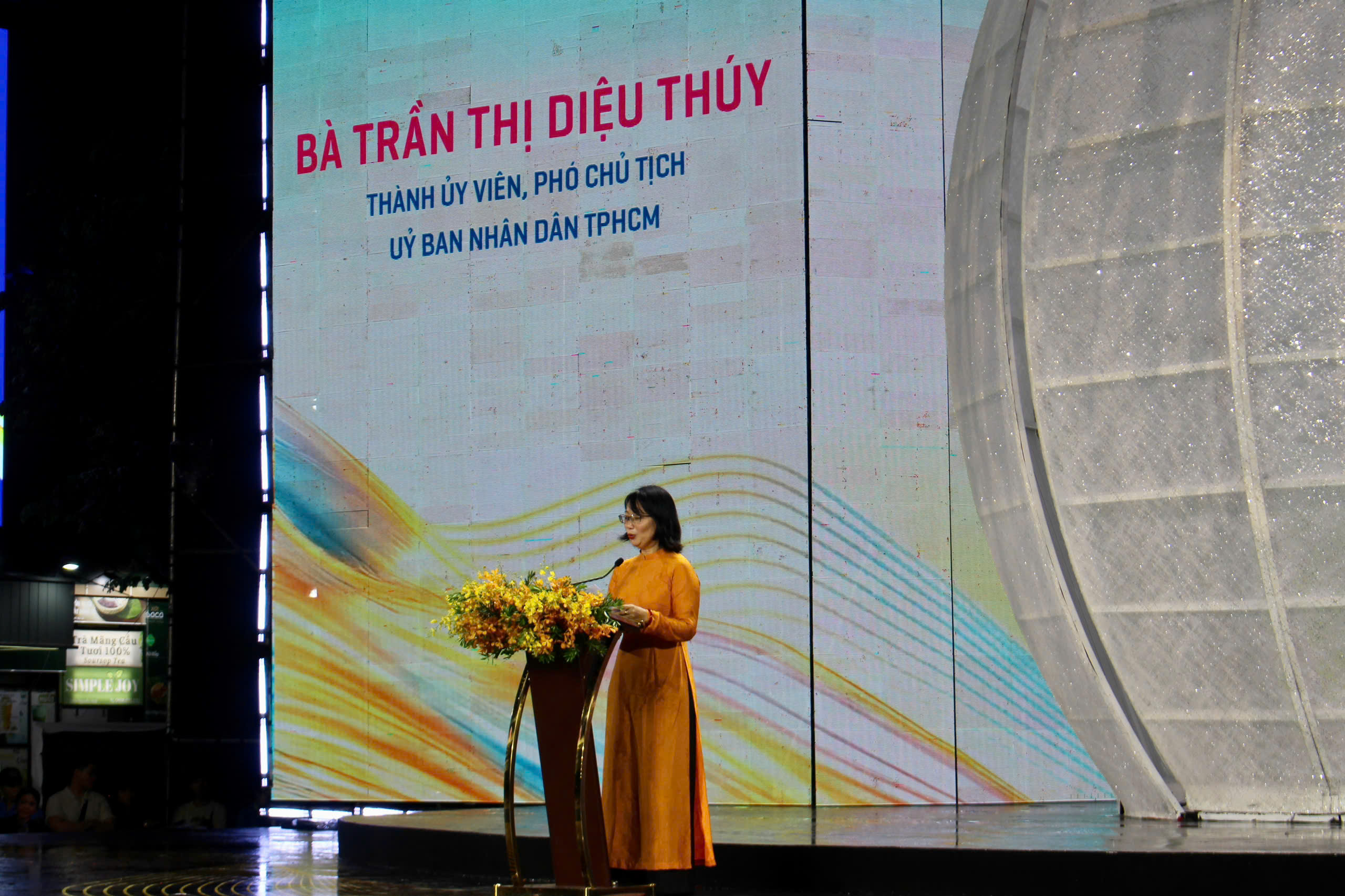 Khai mạc Lễ hội &Aacute;o d&agrave;i TP HCM 2026 với chủ đề &ldquo;Sợi tơ v&agrave;ng son &ndash; Dệt n&ecirc;n kh&aacute;t vọng&rdquo; - Ảnh 4.