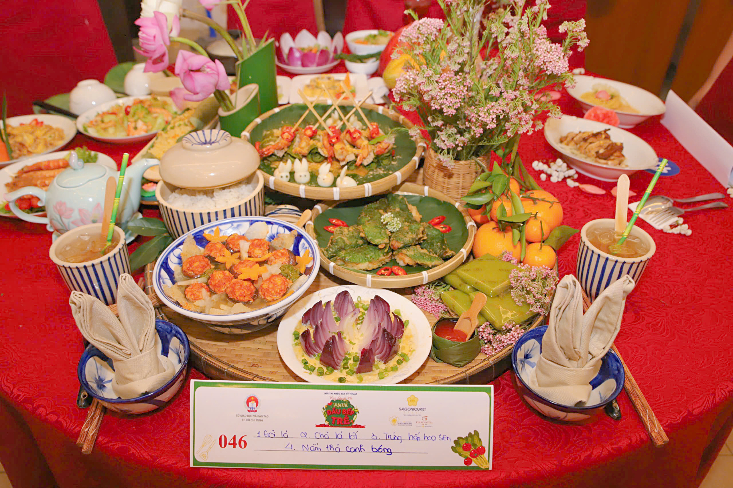 Hàng trăm học sinh tranh tài tại Hội thi "Khéo tay kỹ thuật" cấp thành phố - Ảnh 2.