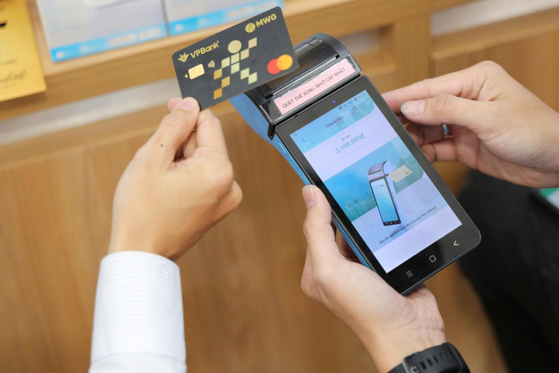 Mastercard, VPBank v&agrave; Điện M&aacute;y Xanh ra mắt thẻ t&iacute;n dụng VPBank MWG Mastercard - Ảnh 1.