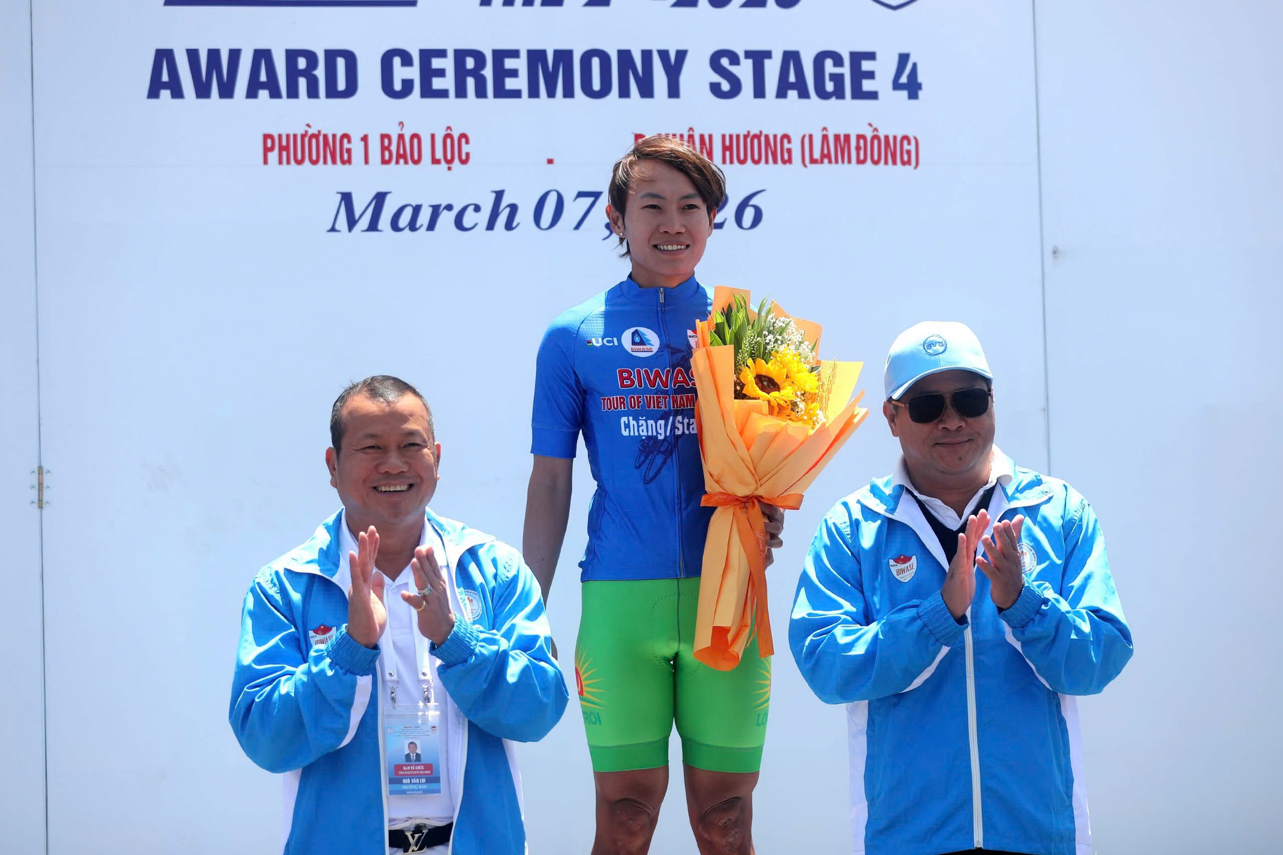 &Aacute;o v&agrave;ng đổi chủ sau m&agrave;n chinh phục đ&egrave;o Prenn tại chặng 4 Biwase Tour of Vietnam 2026   - Ảnh 11.
