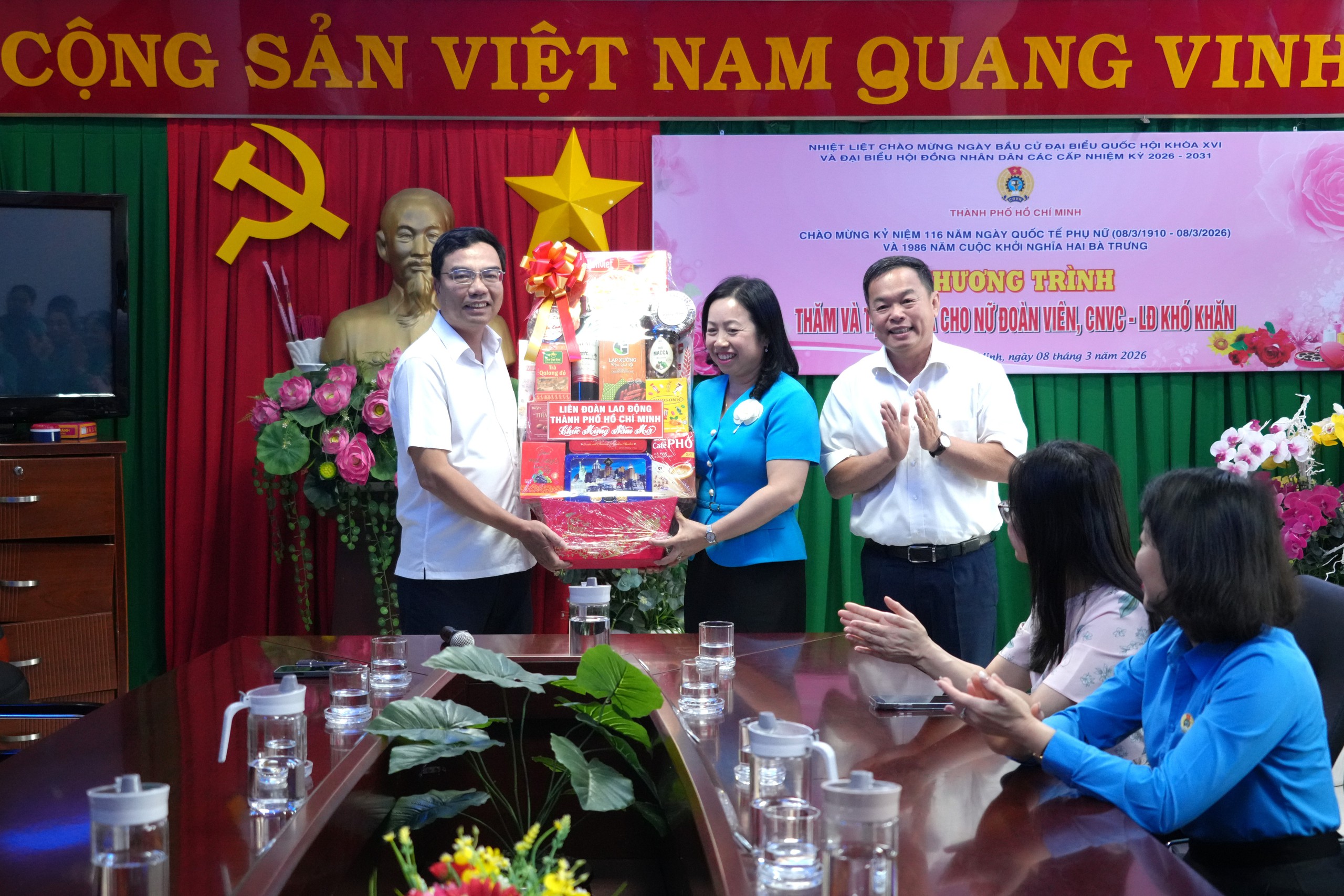 Nhiều hoạt động chăm lo ý nghĩa cho lao động nữ dịp 8-3 - Ảnh 1.