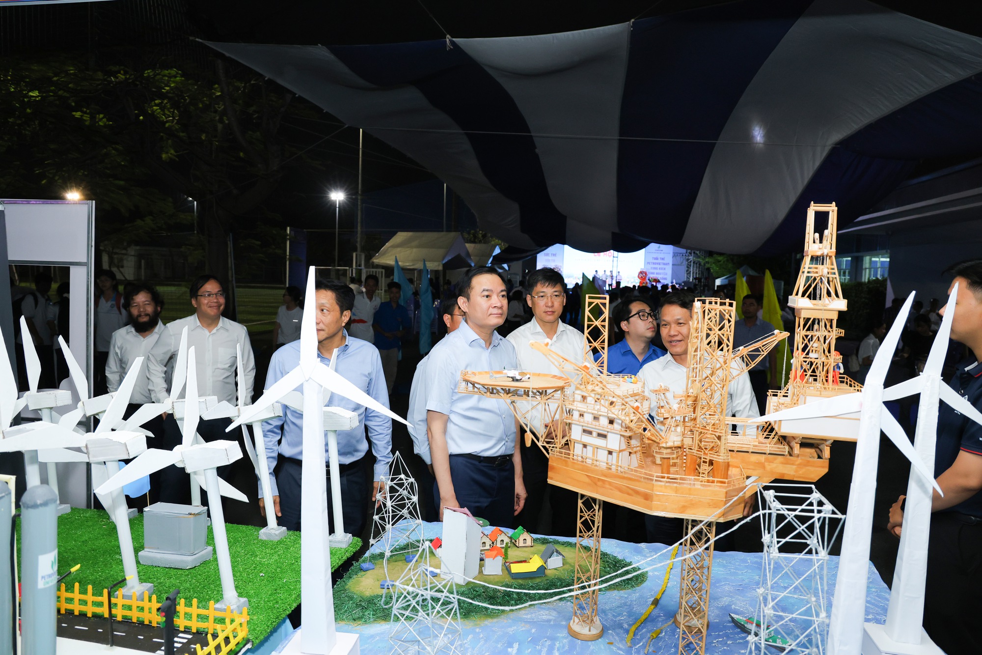 Ng&agrave;y hội kết nối học sinh với ng&agrave;nh năng lượng tương lai - Ảnh 3.
