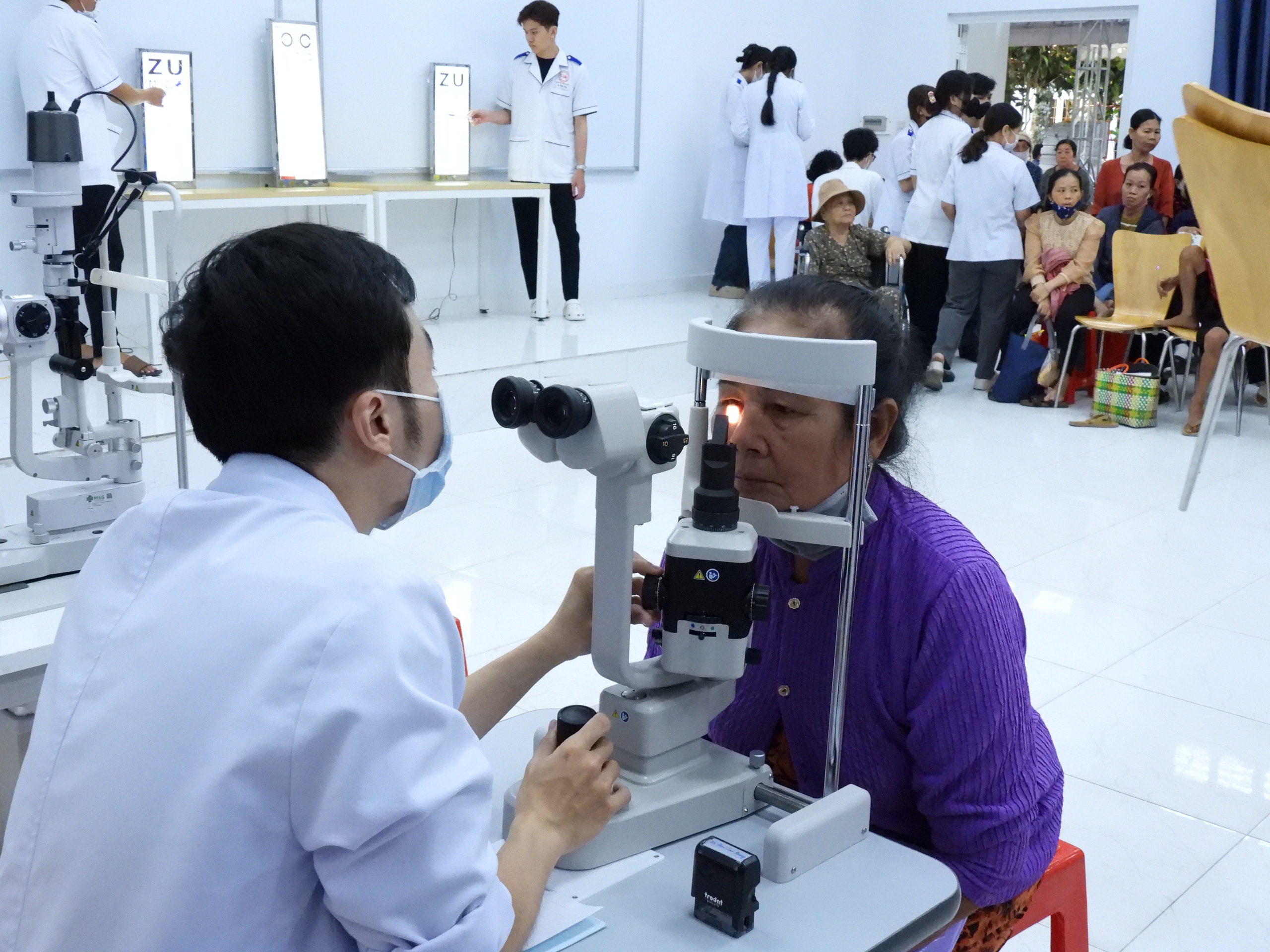 Gần 4.000 người dân ở miền Tây được khám bệnh và cấp thuốc miễn phí - Ảnh 7.