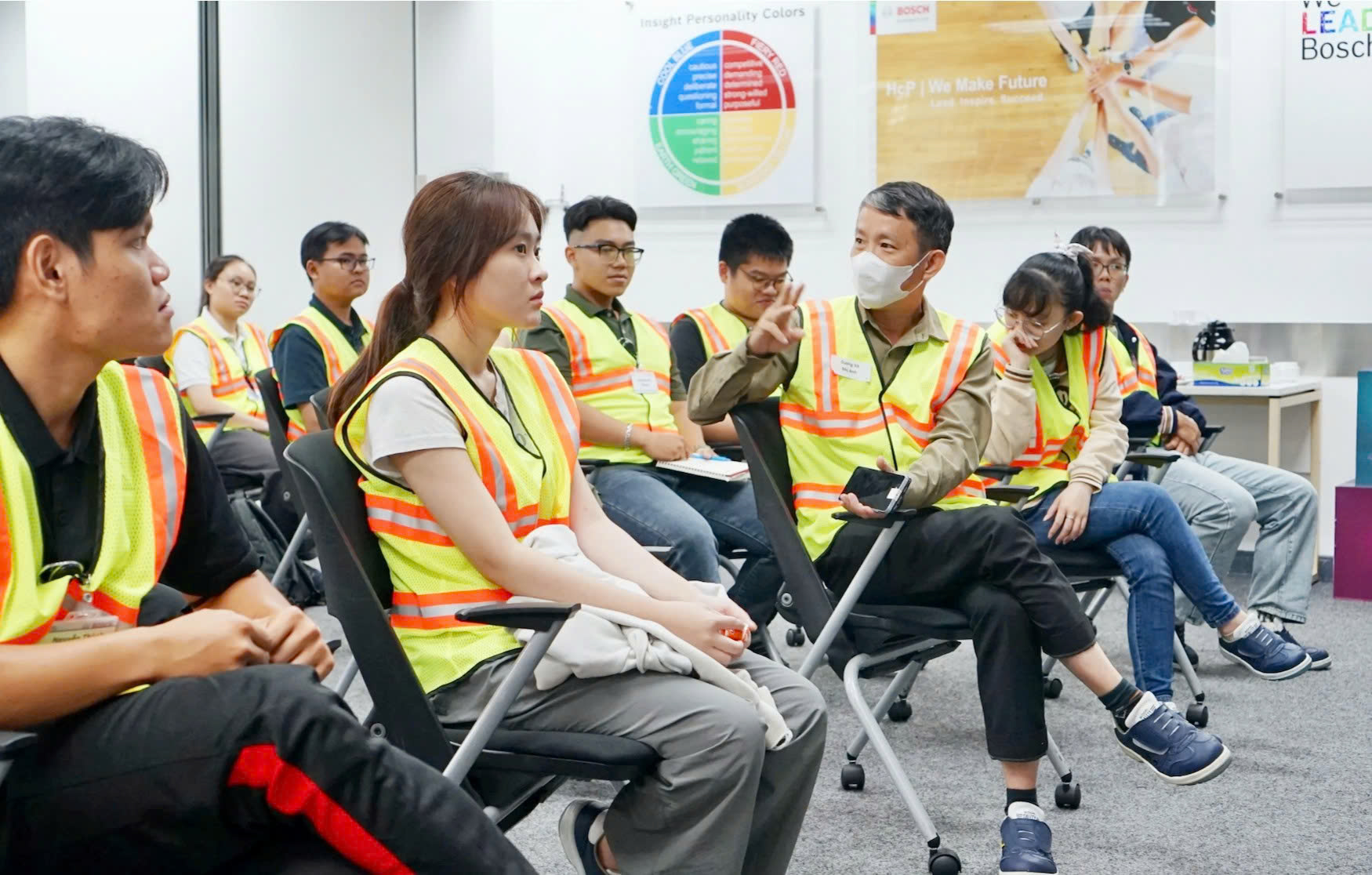 Thúc đẩy thị trường lao động bứt phá - Ảnh 2.