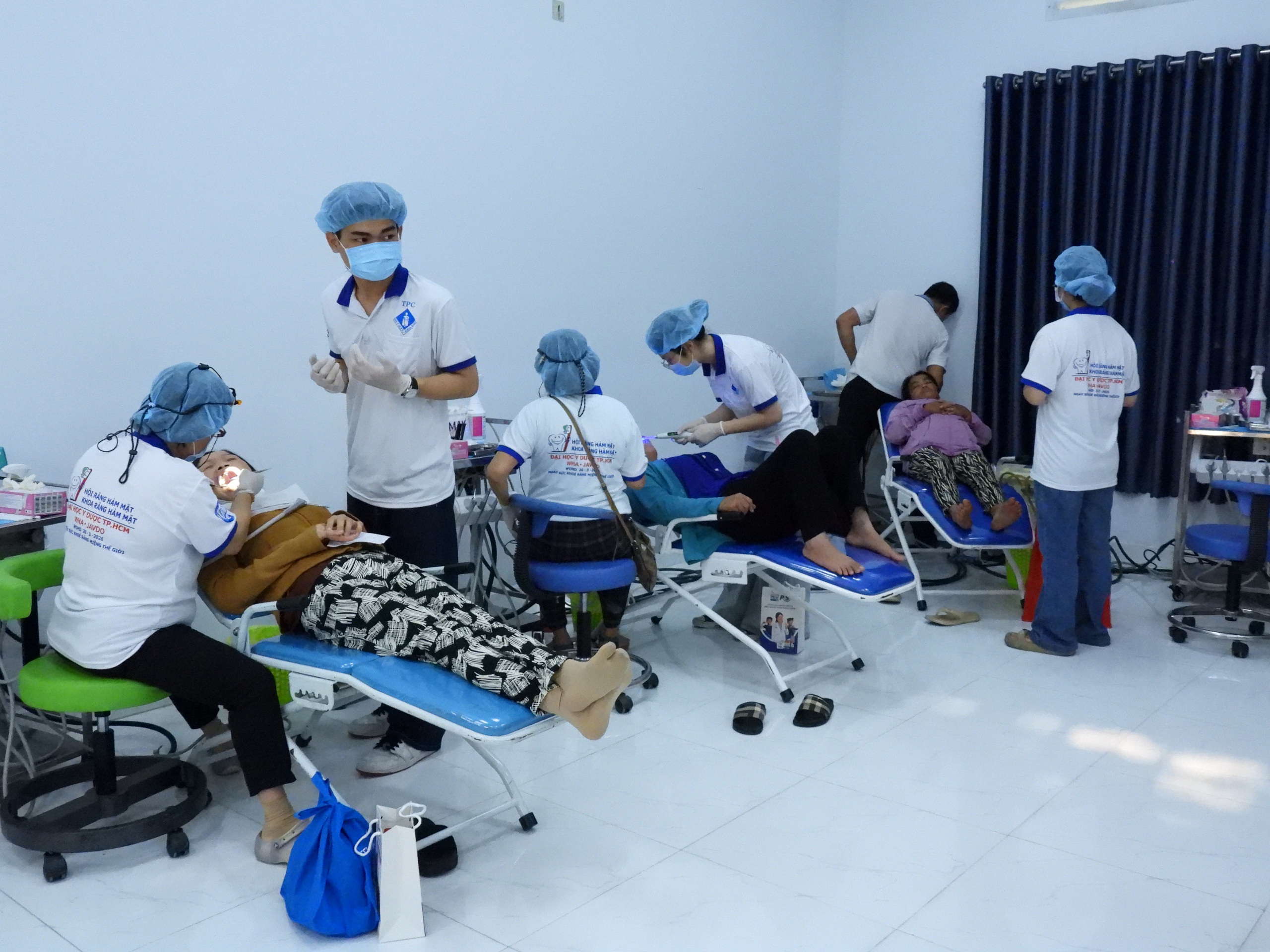 Gần 4.000 người dân ở miền Tây được khám bệnh và cấp thuốc miễn phí - Ảnh 13.