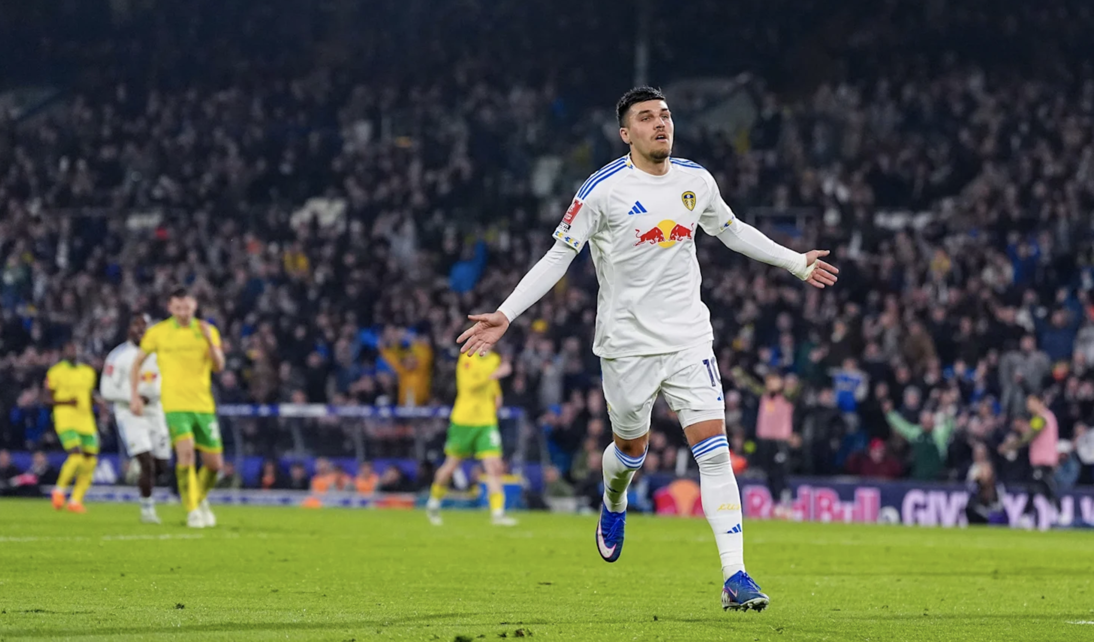 Leeds United v&agrave;o tứ kết FA Cup sau 23 năm - Ảnh 3.