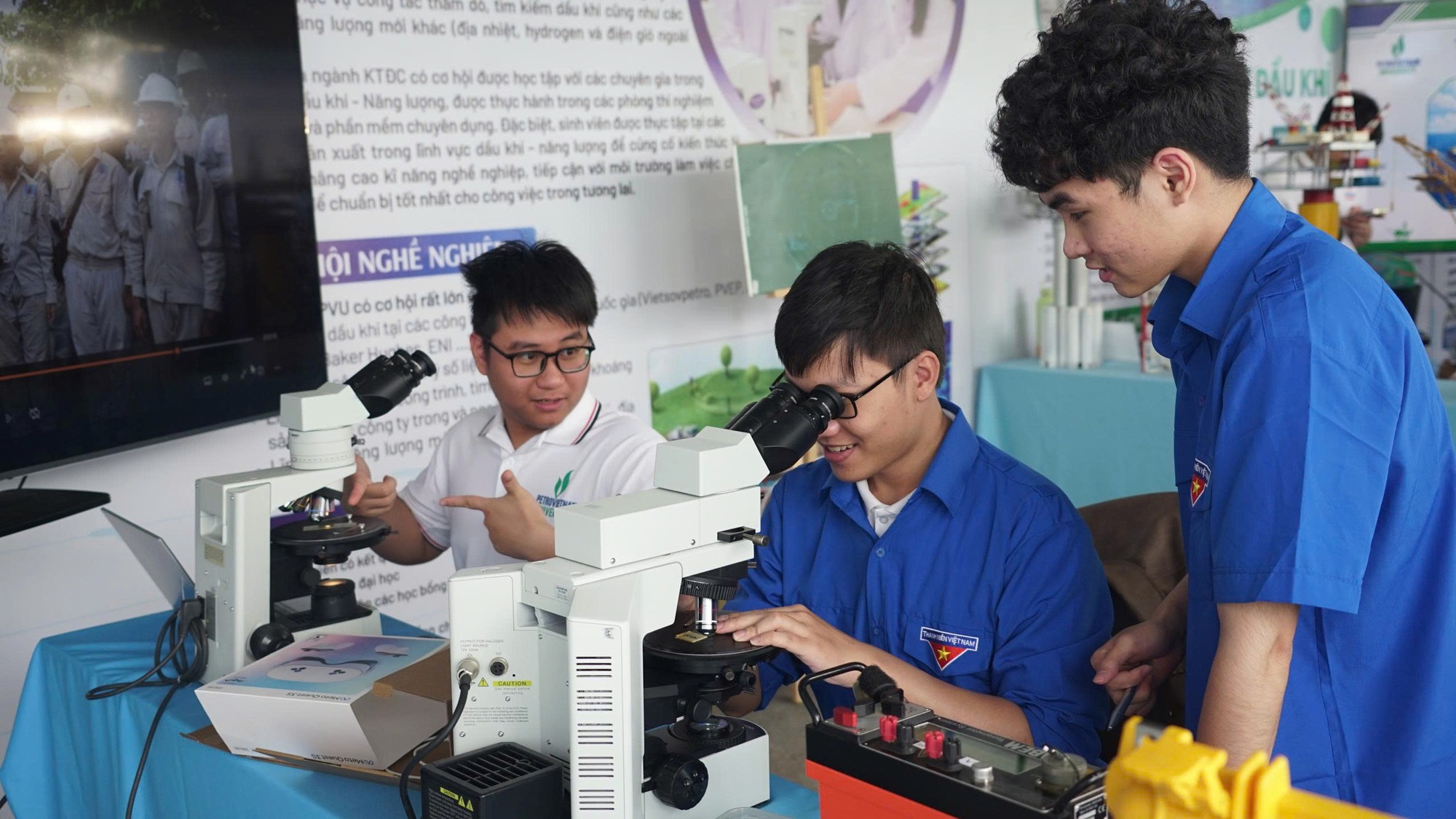 Ng&agrave;y hội kết nối học sinh với ng&agrave;nh năng lượng tương lai - Ảnh 1.