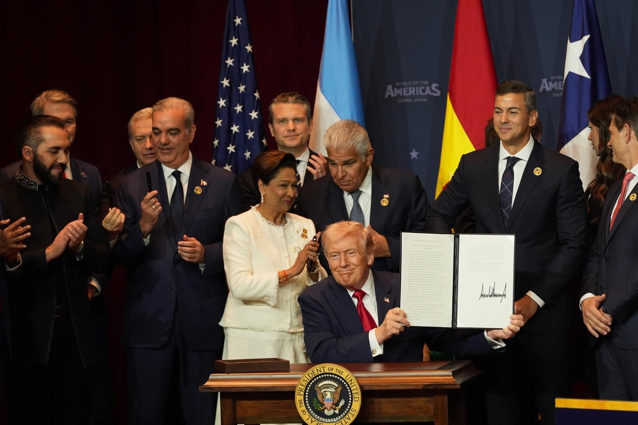 Tổng thống Donald Trump mở rộng mặt trận, xoay trục sang Tây bán cầu - Ảnh 1.