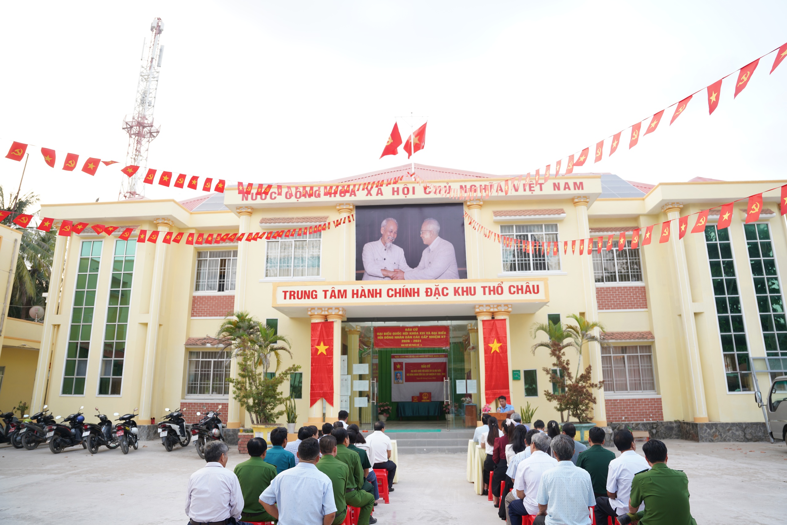 Cử tri Thổ Châu nô nức bầu cử sớm đại biểu Quốc hội năm 2026 - Ảnh 8.