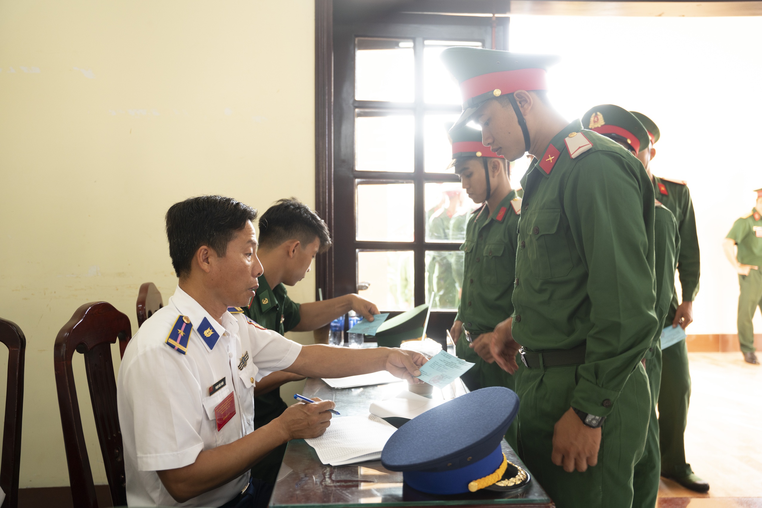 Cử tri Thổ Châu nô nức bầu cử sớm đại biểu Quốc hội năm 2026 - Ảnh 11.