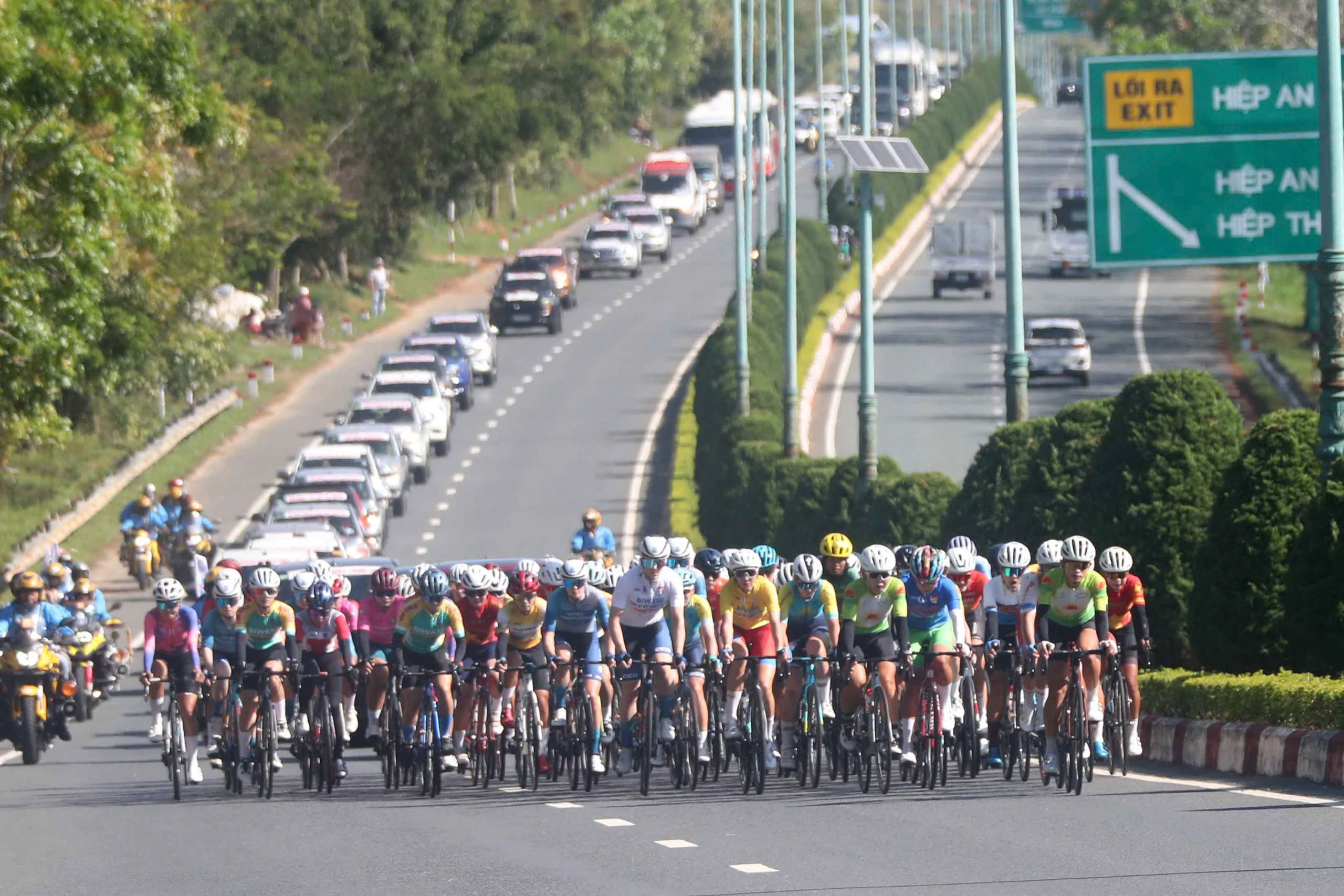 Komina Marina đoạt cú đúp chung cuộc Giải Biwase Tour of Vietnam 2026 - Ảnh 4.