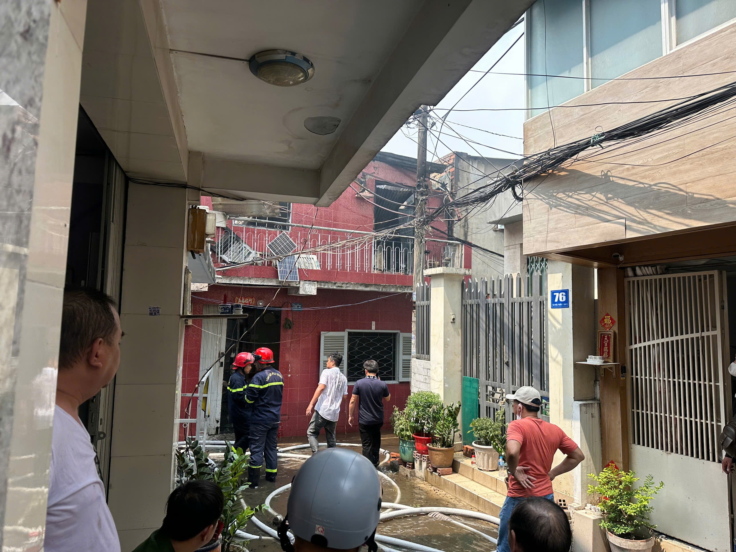 Cháy lớn nhà dân ở TPHCM vào ngày chủ nhật - Ảnh 3.