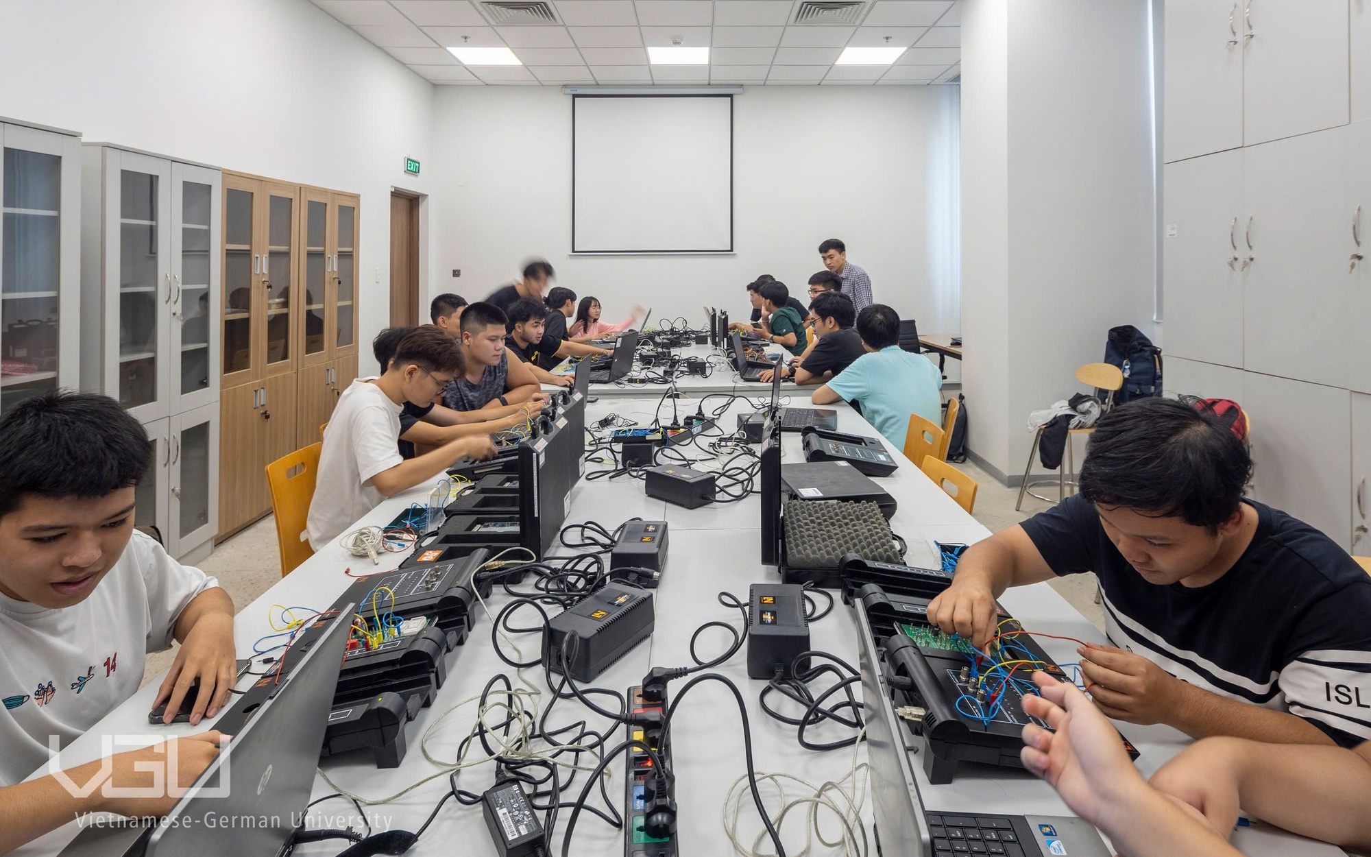 Nhiều trường đại học đồng loạt tăng học phí