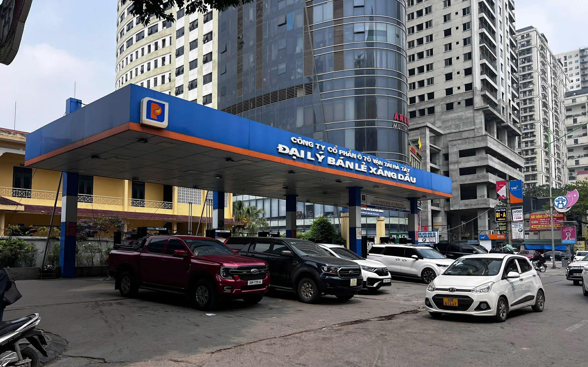 Yêu cầu xử lý hoạt động bán xăng dầu bằng chai, lọ