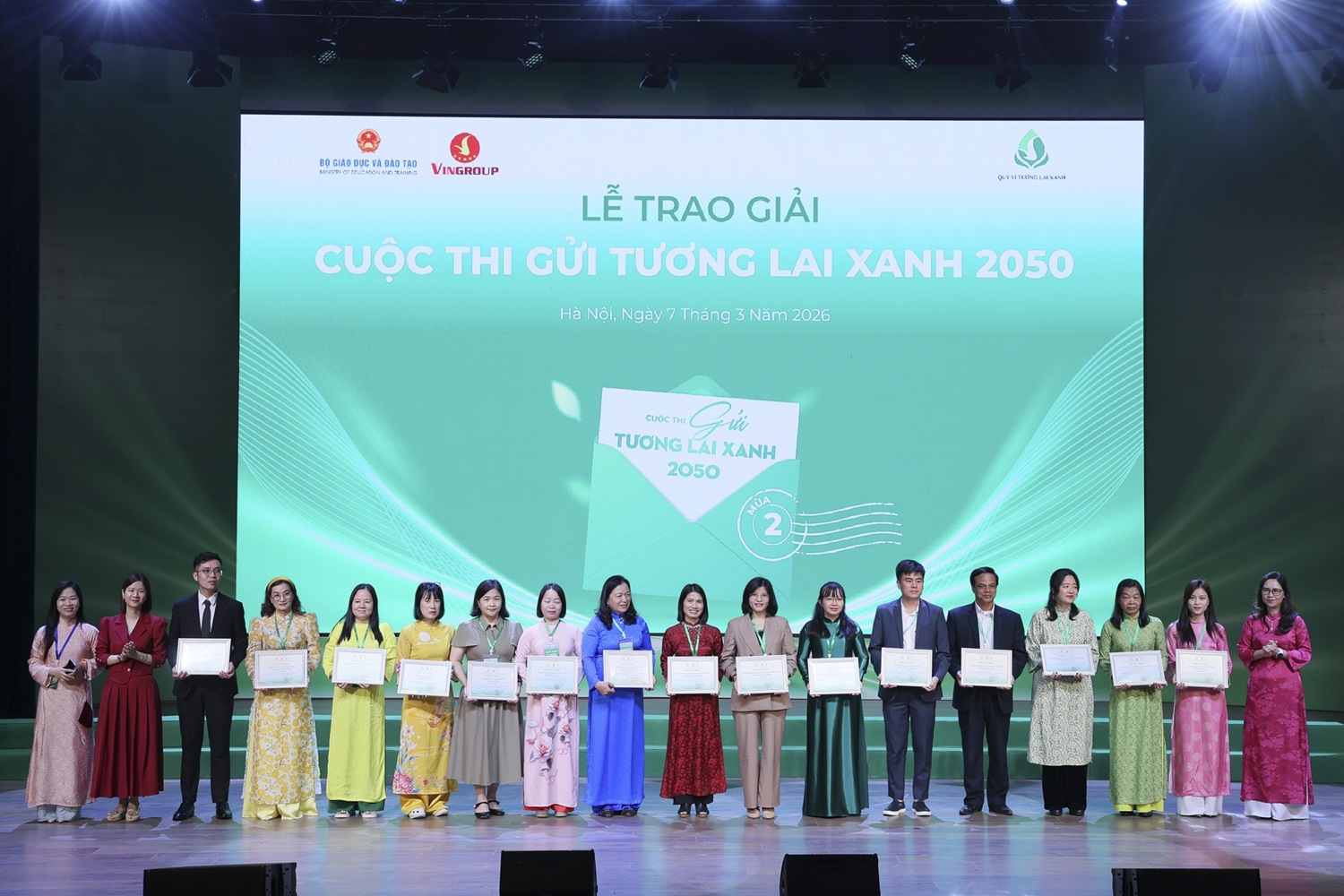 Lộ diện c&aacute;c qu&aacute;n qu&acirc;n gi&agrave;nh giải thưởng 2,5 tỉ đồng của cuộc thi &ldquo;Gửi tương lai Xanh 2050&rdquo; m&ugrave;a 2 - Ảnh 2.