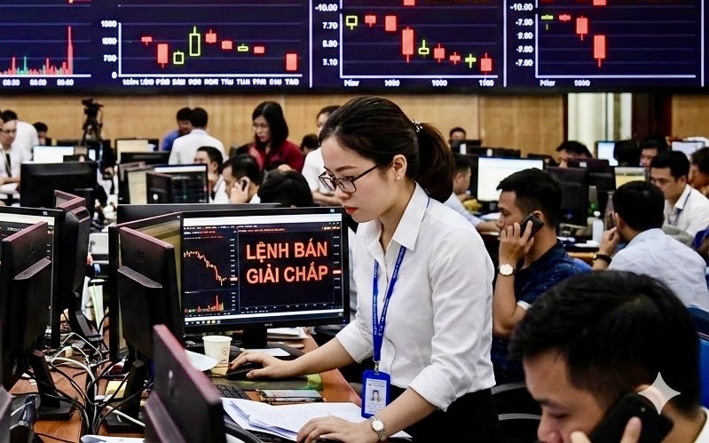 Lãnh đạo nhiều doanh nghiệp bị bán giải chấp cổ phiếu