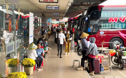 Giá xăng dầu tăng mạnh: Doanh nghiệp gấp rút tối ưu chi phí