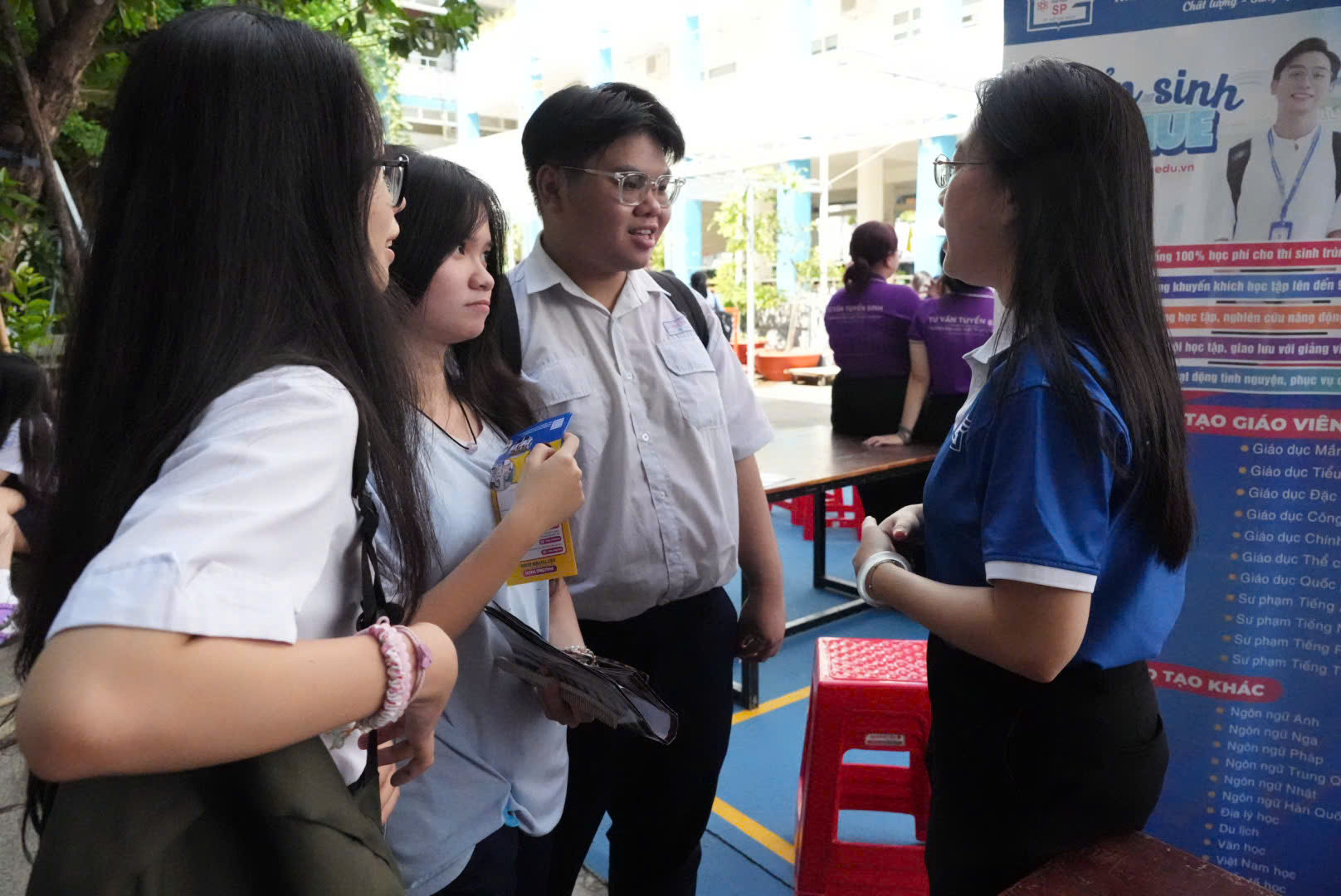 Tăng gấp đôi chỉ tiêu giáo dục mầm non, trường ĐH khuyến khích nam sinh xét tuyển - Ảnh 2.