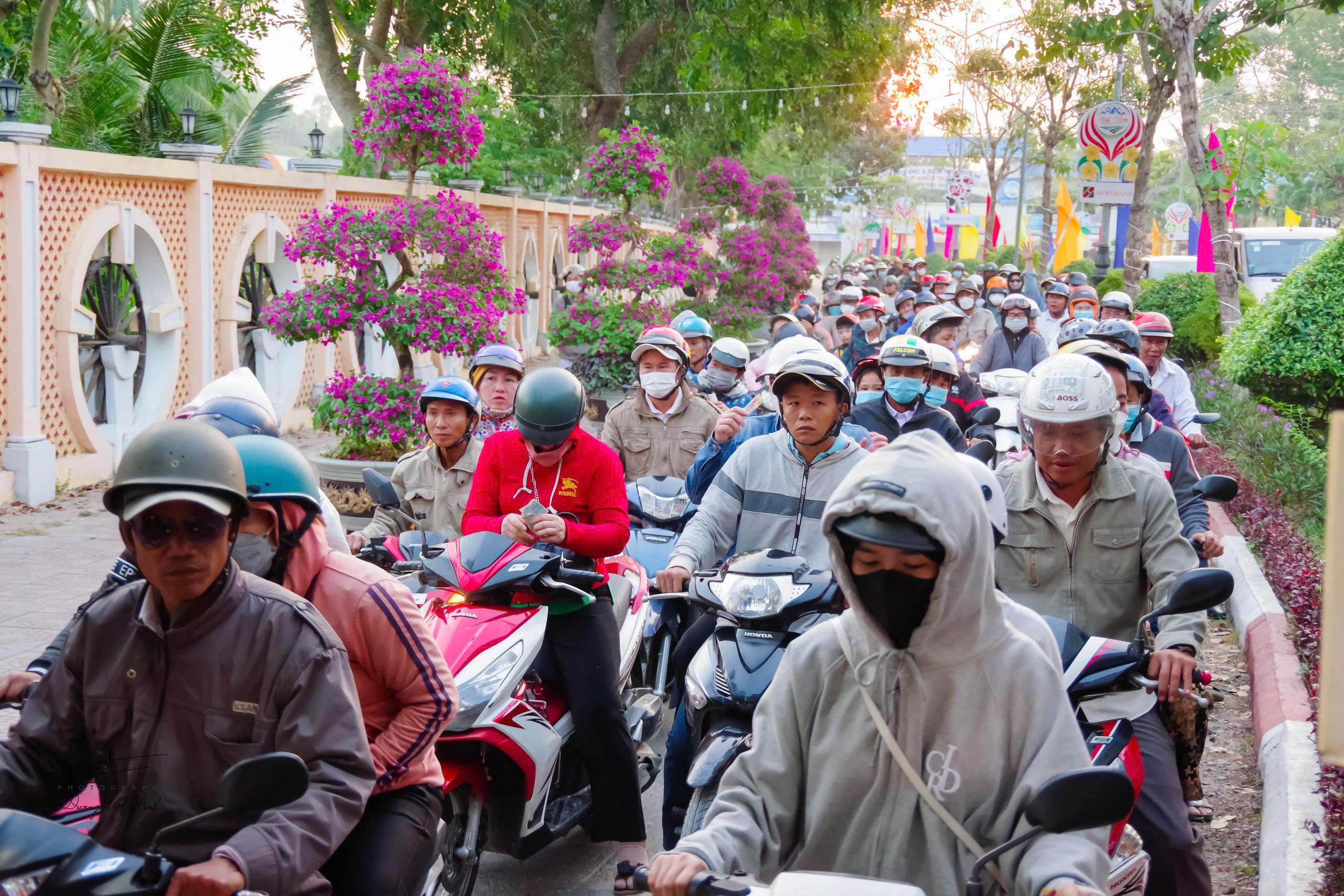 Lý do “Đà Lạt miền Tây” thu hút 25.000 khách du lịch tham gia lễ hội hoa đăng - Ảnh 9.