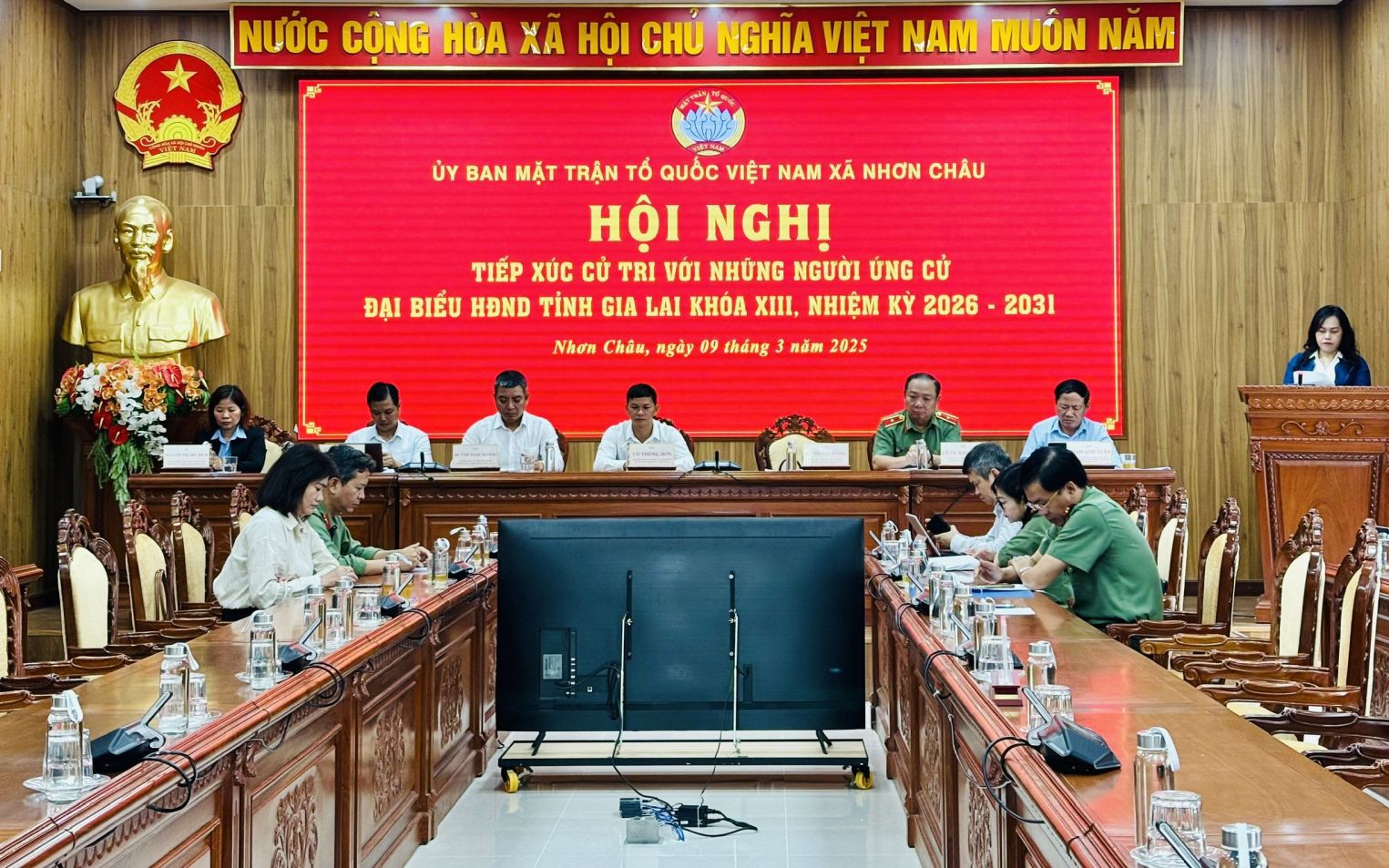 Biển động, ứng cử viên đại biểu HĐND Gia Lai tiếp xúc cử tri trực tuyến với xã đảo
