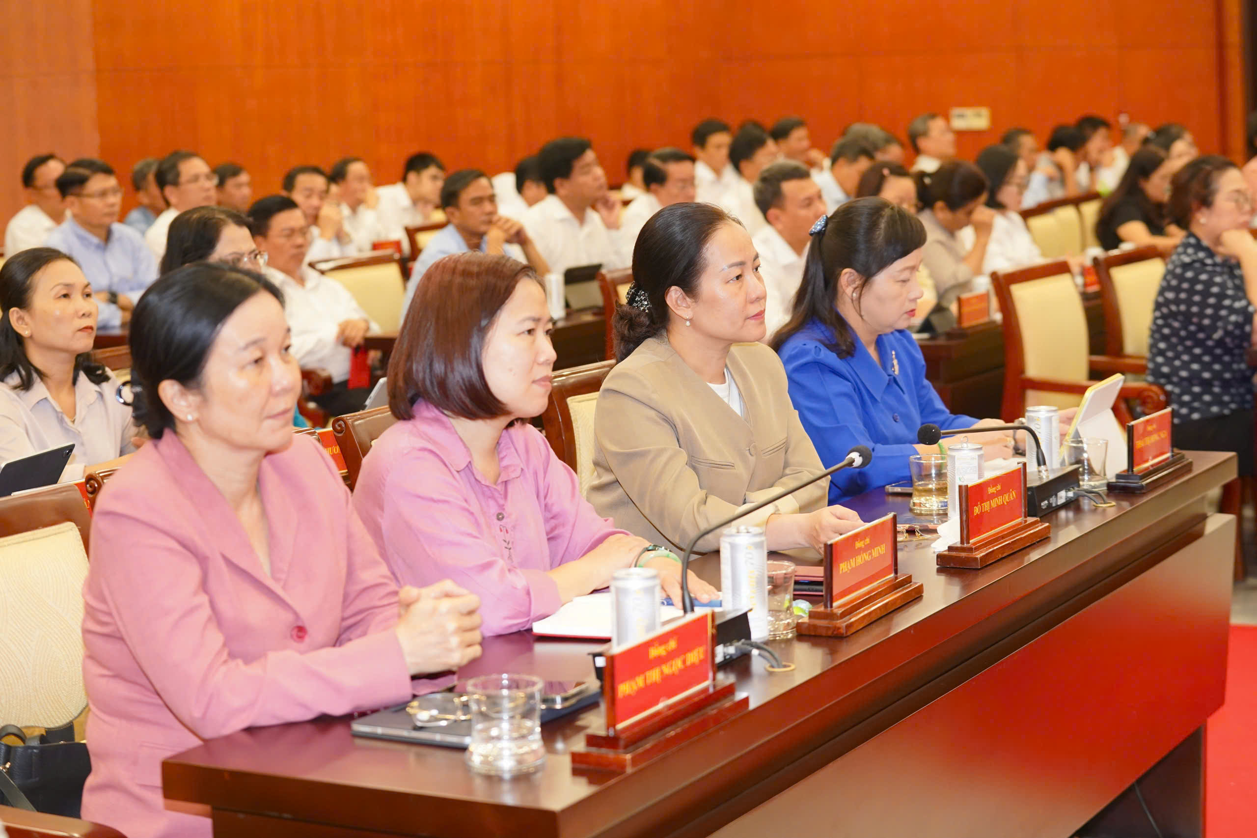 Bí thư Thành ủy TPHCM: Sẽ điều động cán bộ về cơ sở, bổ sung 83 phó chủ tịch cấp xã - Ảnh 3.