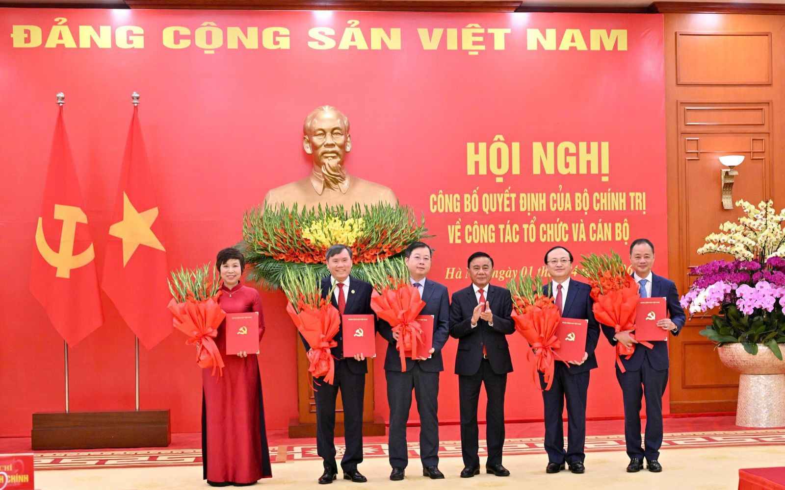 Công bố quyết định của Bộ Chính trị về tổ chức và lãnh đạo VTV, VOV, TTXVN và hai Viện Hàn lâm