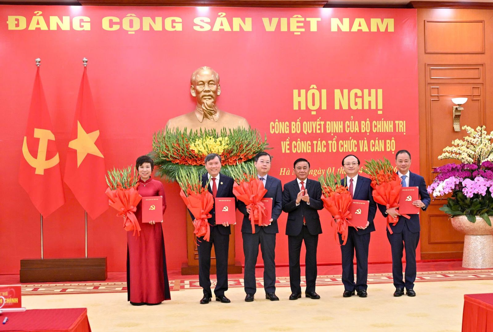 Công bố quyết định của Bộ Chính trị về tổ chức và cán bộ tại VTV, VOV, TTXVN và hai Viện Hàn lâm - Ảnh 1.