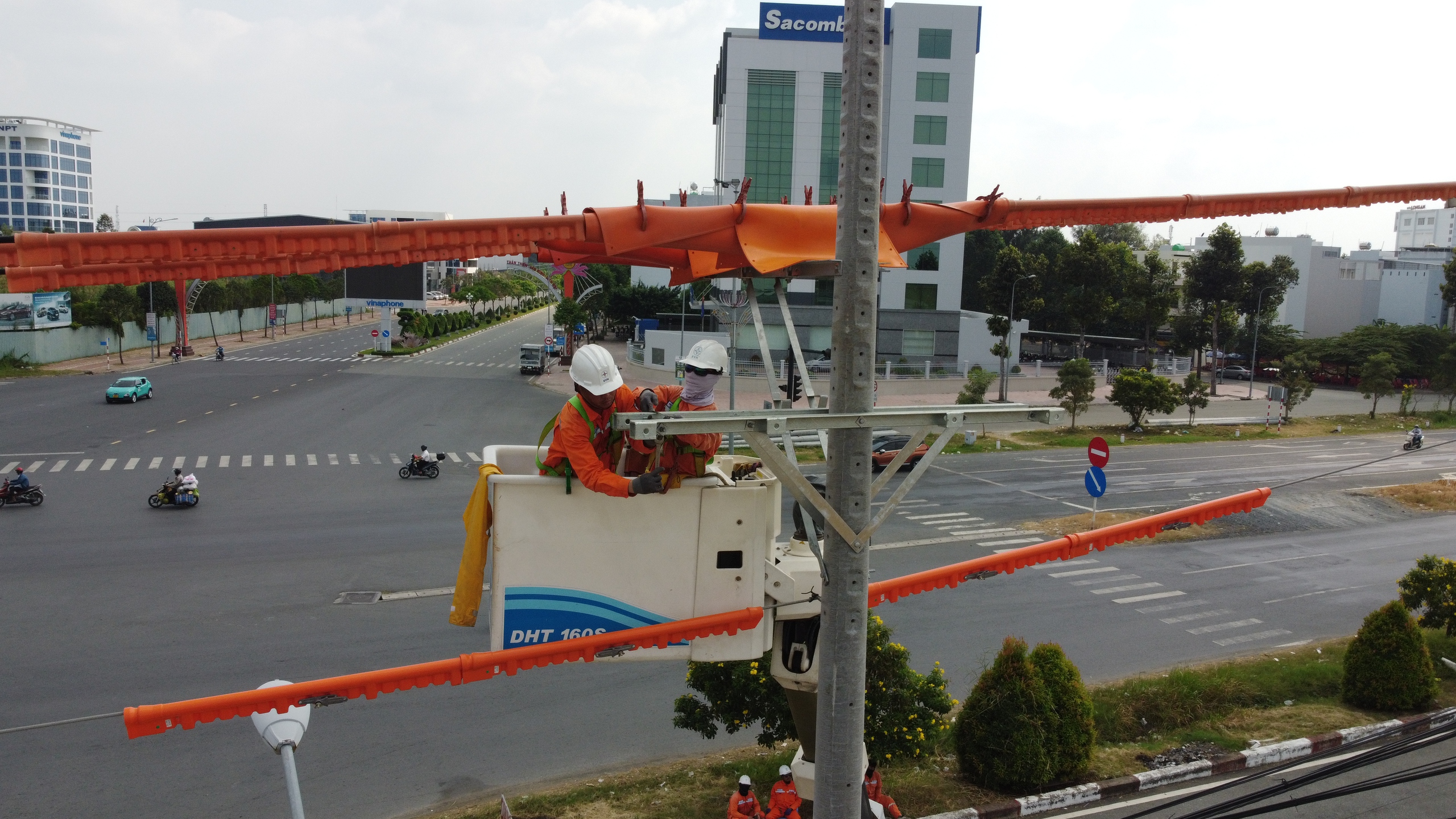 Ngành điện miền Nam đẩy mạnh tuyên truyền tiết kiệm điện - Ảnh 2.
