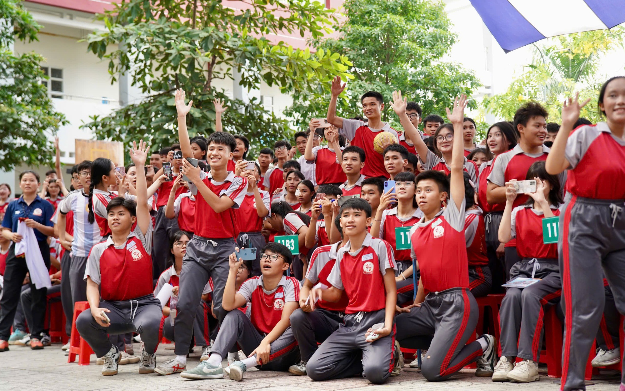 "Thân thiện" không là đặc quyền của riêng ai