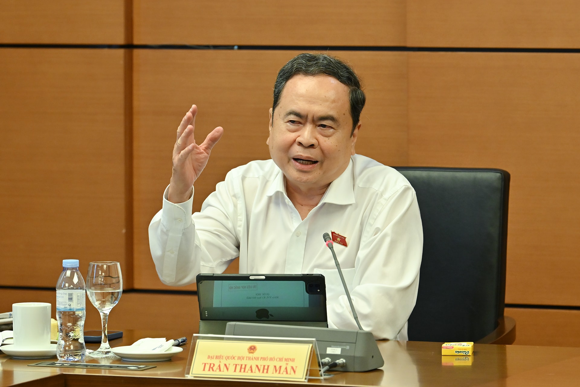 Chủ tịch Quốc hội: Nhiều công trình, sao Nhà nước làm thì chậm nhưng tư nhân làm rất nhanh? - Ảnh 1.