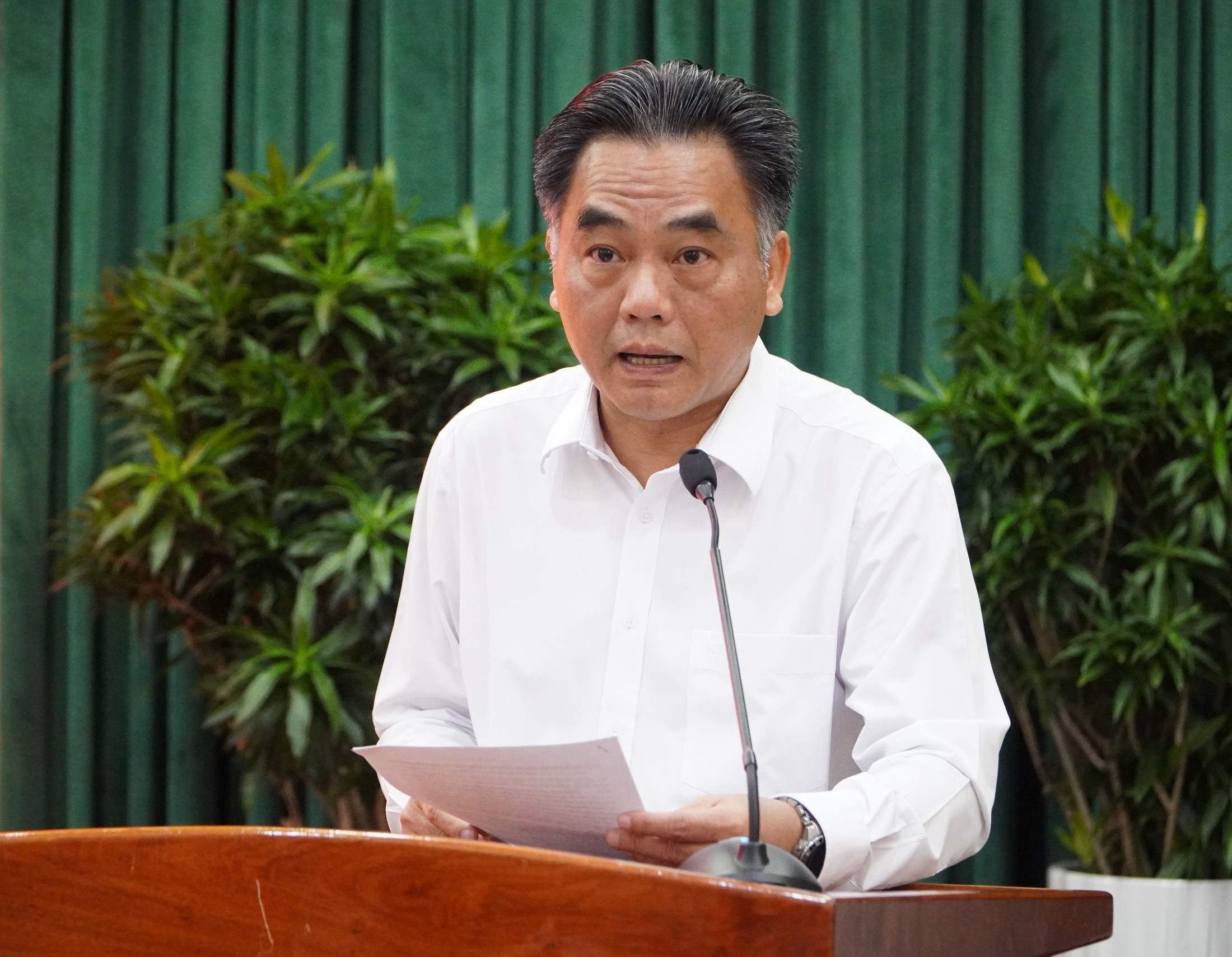 Lãnh đạo TPHCM yêu cầu làm rõ vì sao cùng một chỉ đạo nhưng có nơi làm nhanh, có nơi làm chậm - Ảnh 1.