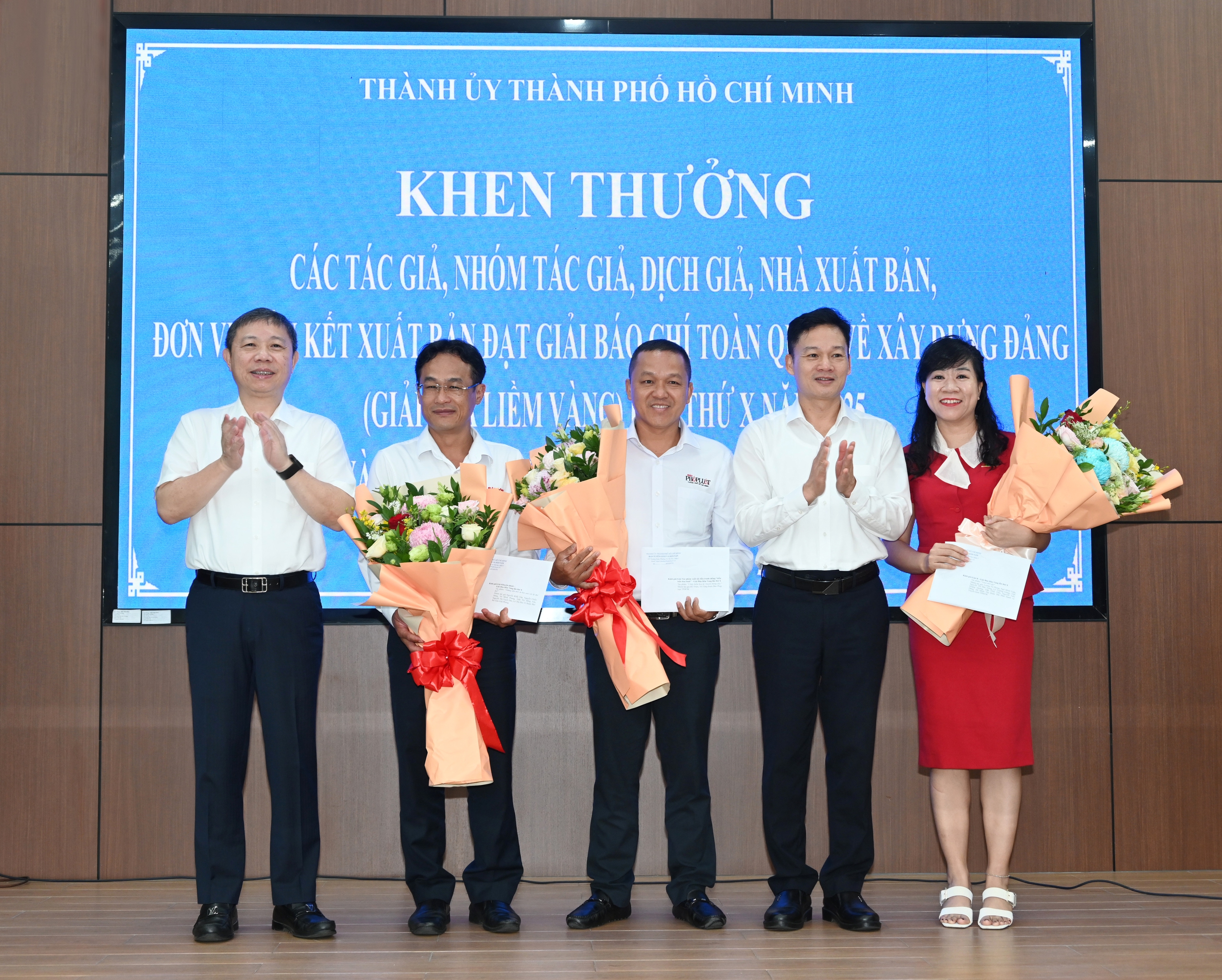 Ban Tuyên giáo và Dân vận Thành ủy TPHCM ký kết quy chế phối hợp với Sở Văn hóa và Thể thao - Ảnh 3.