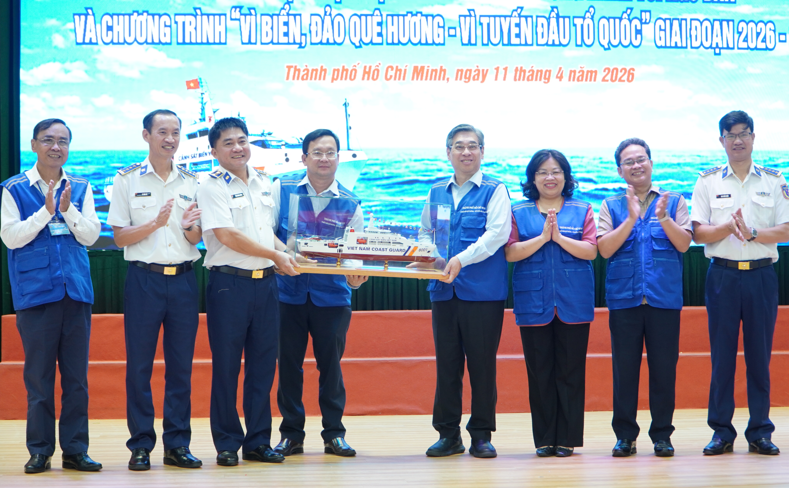 Ủy ban MTTQ Việt Nam TPHCM k&yacute; kết chương tr&igrave;nh phối hợp với Bộ Tư lệnh V&ugrave;ng Cảnh s&aacute;t biển 3 - Ảnh 5.