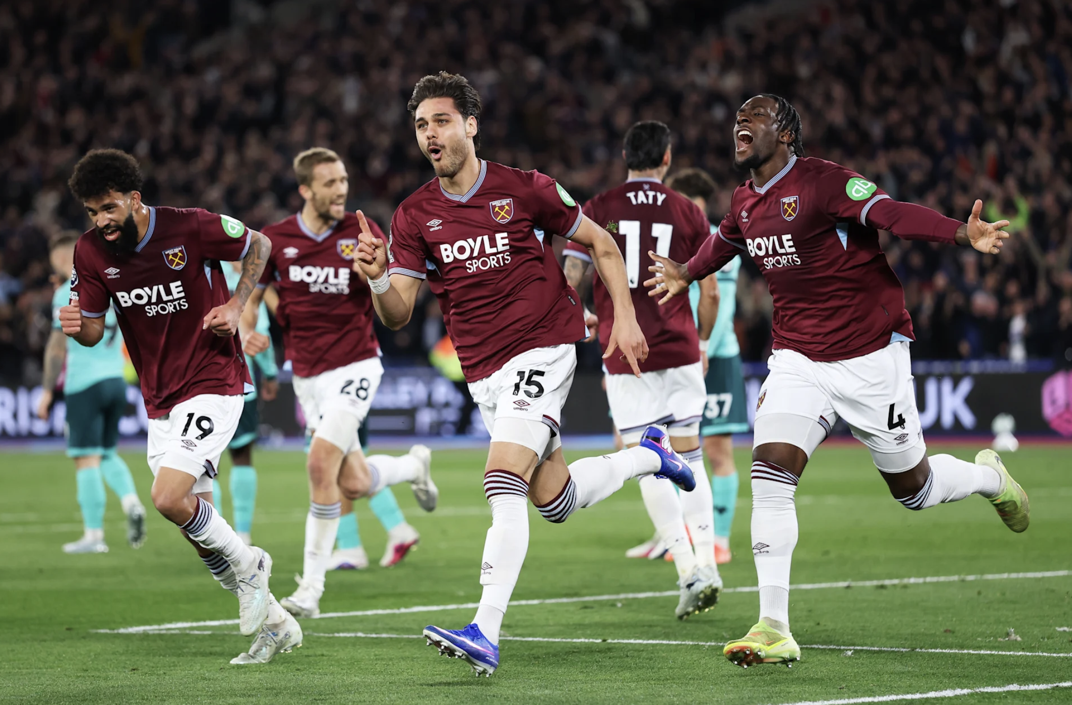 West Ham thắng nghiền ép Wolves, Tottenham bị kéo xuống nhóm rớt hạng - Ảnh 4.