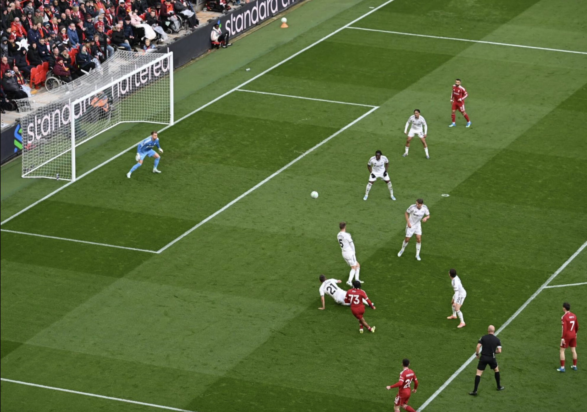 Sao 17 tuổi gi&uacute;p Liverpool t&igrave;m lại mạch chiến thắng - Ảnh 3.