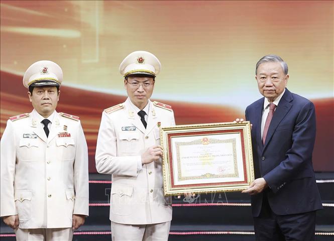Tổng B&iacute; thư T&ocirc; L&acirc;m v&agrave; vai tr&ograve; của lực lượng Tham mưu C&ocirc;ng an nh&acirc;n d&acirc;n 2026 - Ảnh 3.