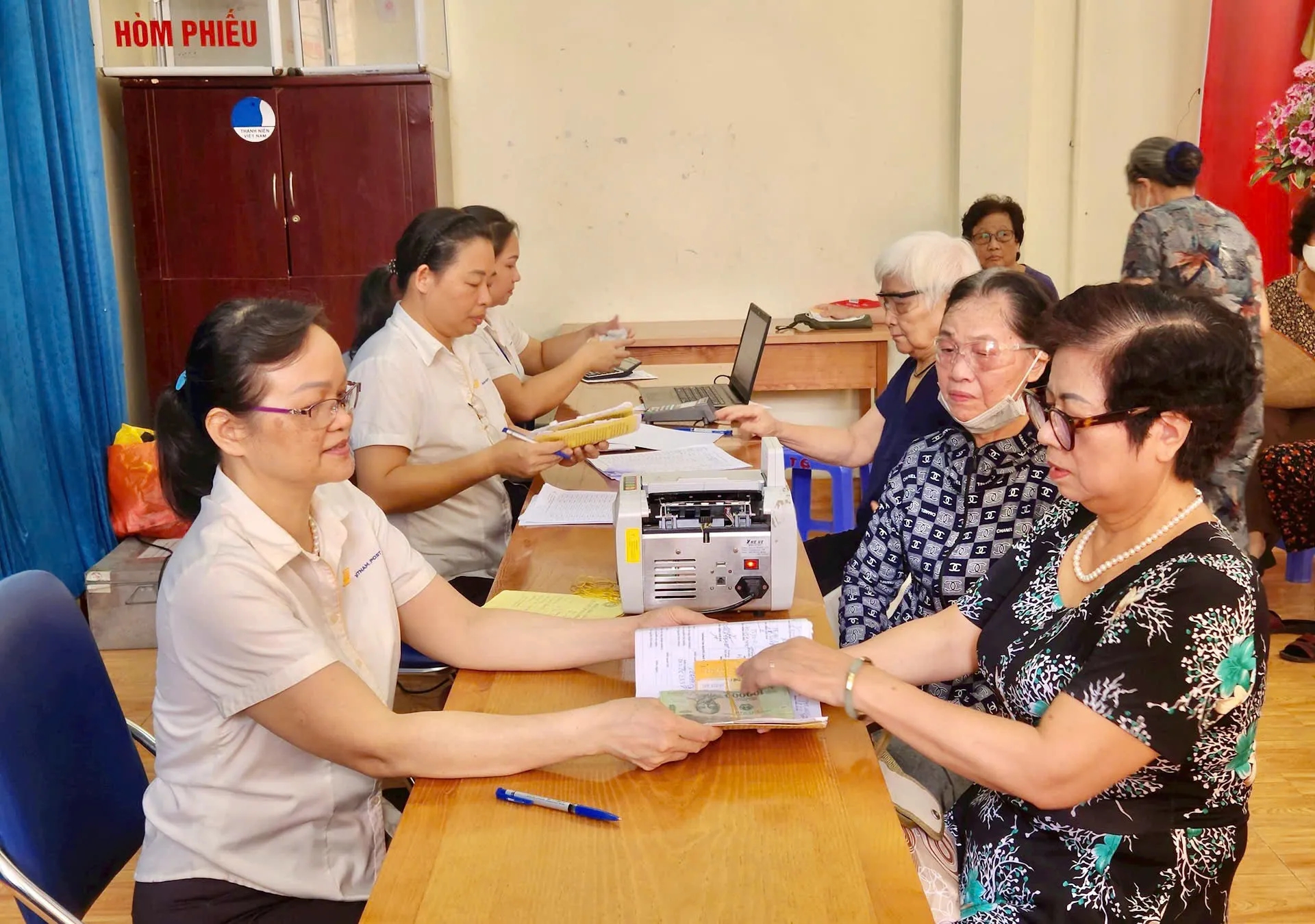 Muốn lương hưu 7 triệu đồng, cần đ&oacute;ng BHXH tự nguyện bao nhi&ecirc;u? - Ảnh 1.