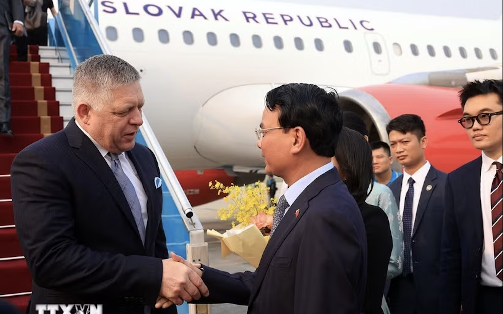 Thủ tướng Slovakia đến Hà Nội, bắt đầu thăm chính thức Việt Nam