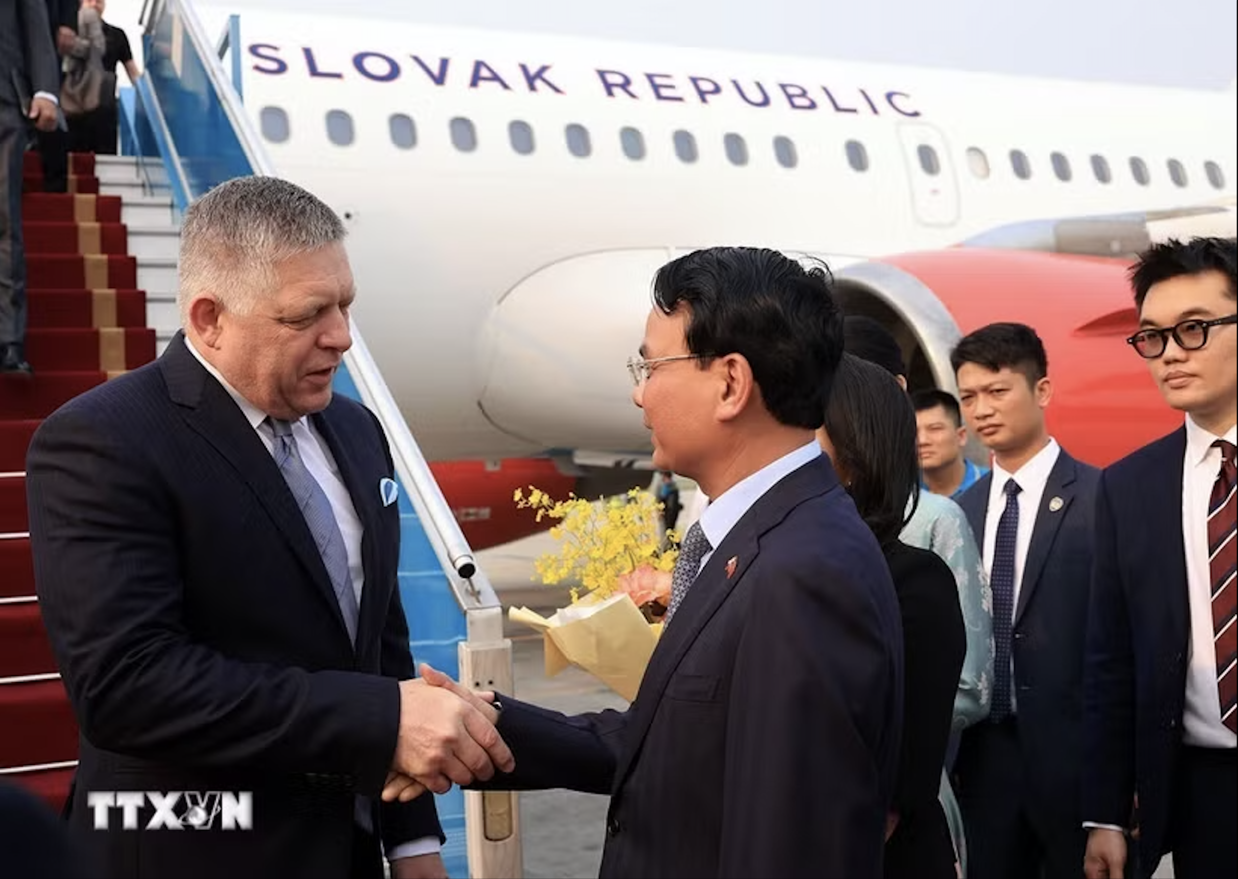 Thủ tướng Slovakia bắt đầu thăm chính thức Việt Nam - Ảnh 2.