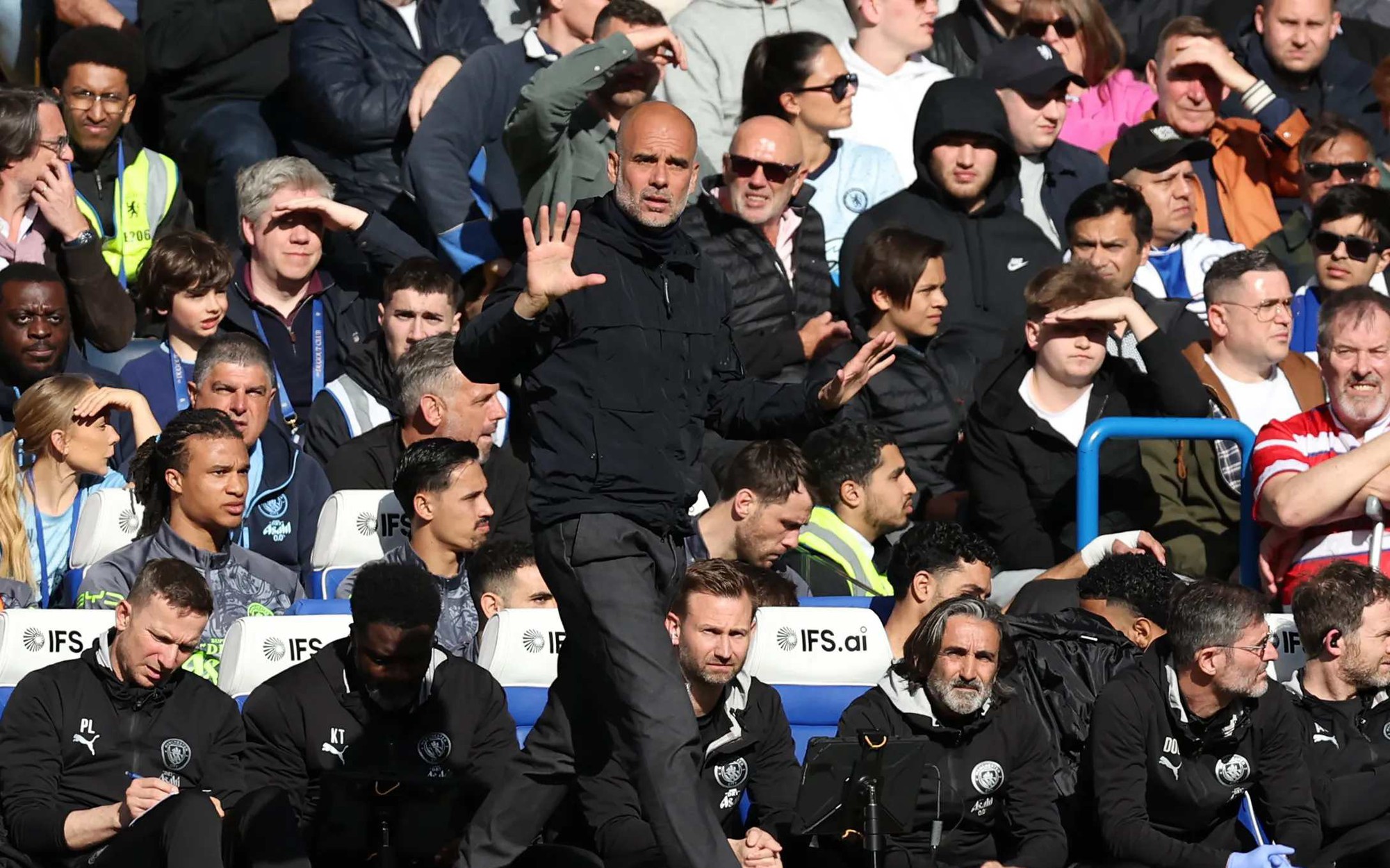 “Kịch bản điên rồ” chờ Man City và Arsenal ở Ngoại hạng Anh