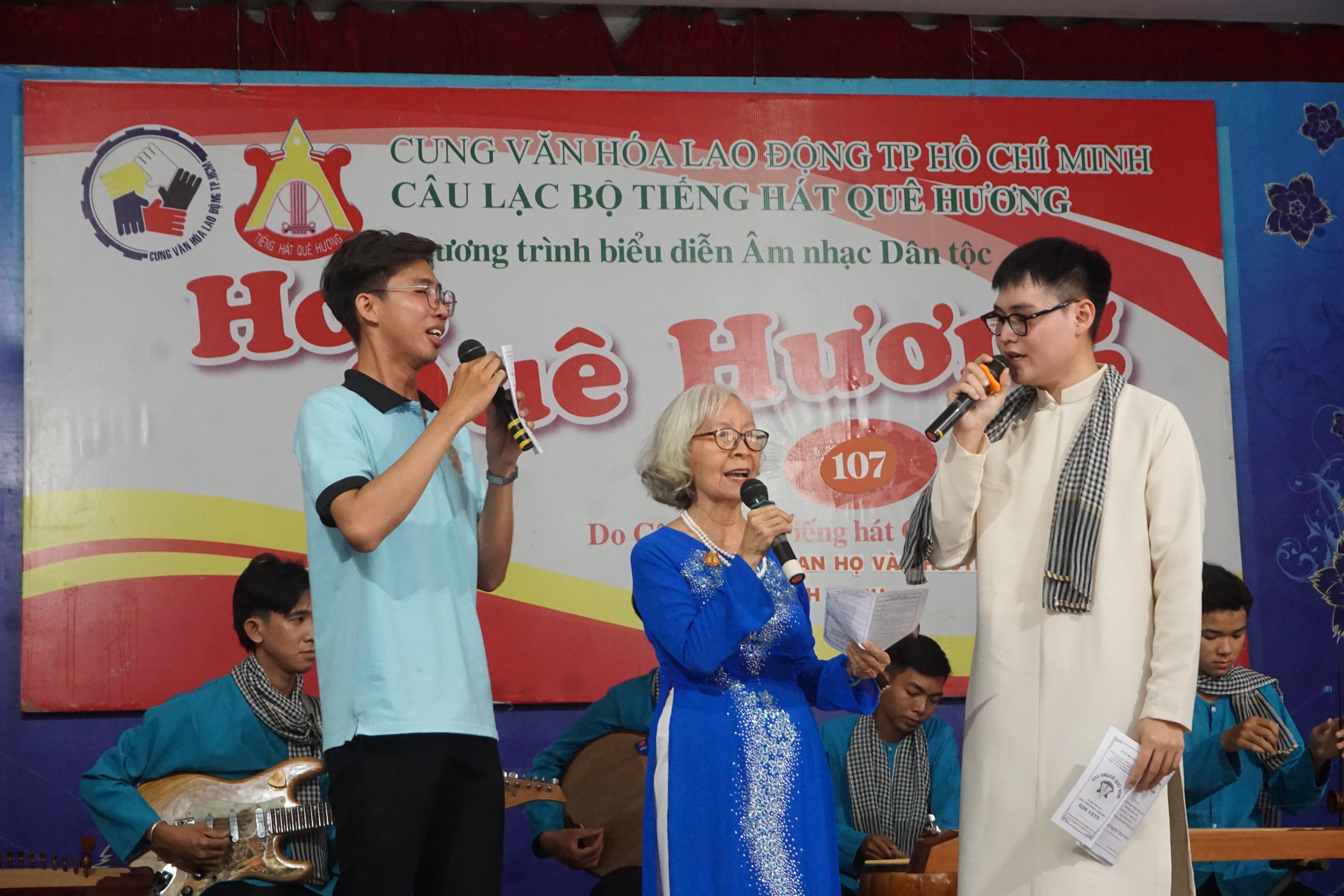 Ba thế hệ giữ sáng "Hoa quê hương" từ mái nhà "CLB Tiếng hát quê hương" - Ảnh 5.