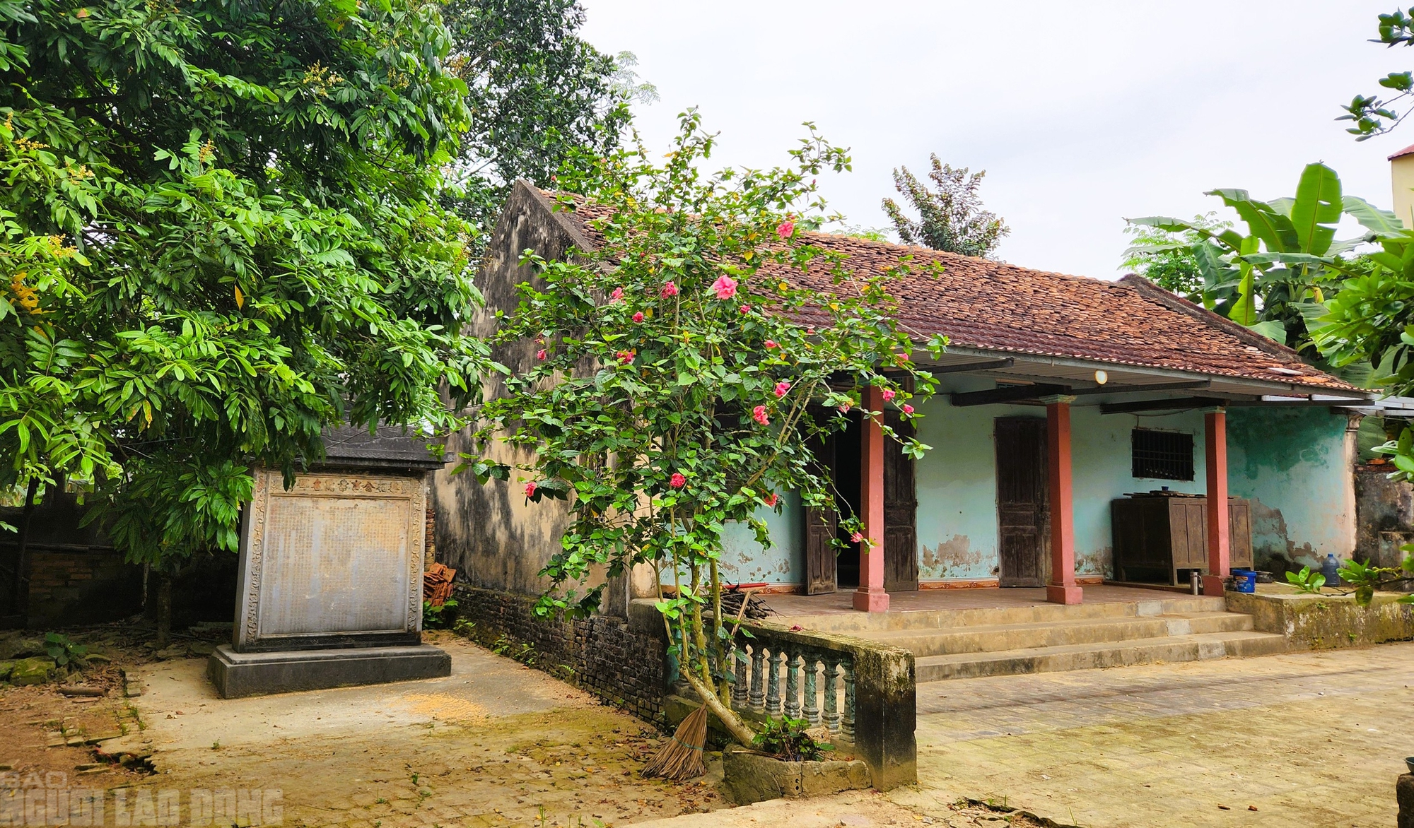 Tin mới về tấm bia cổ hơn 300 năm ở Thanh Hóa thành tường rào nhà dân - Ảnh 5.