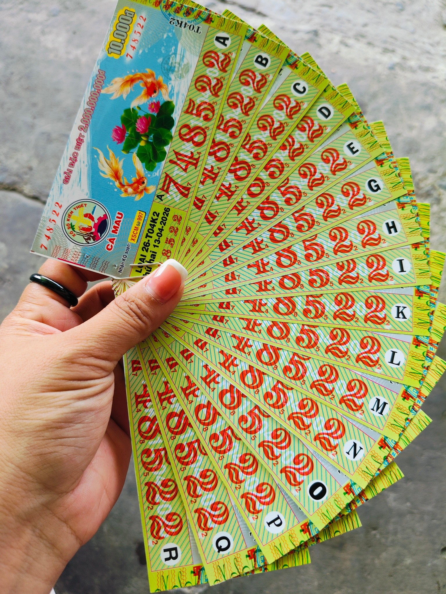 Chiều 13-4, lộ diện 4 người tr&uacute;ng giải độc đắc xổ số miền Nam - Ảnh 3.