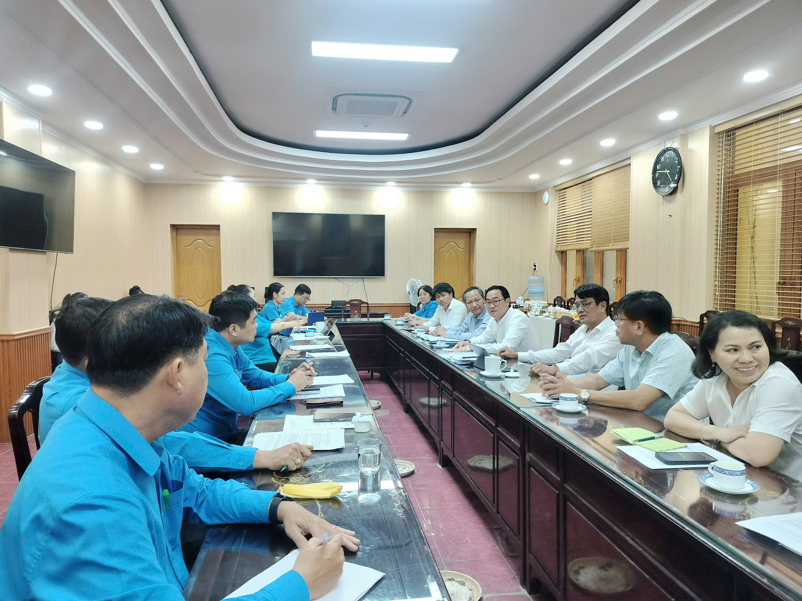 Bệnh nghề nghiệp cần được quan tâm đúng mức - Ảnh 1.