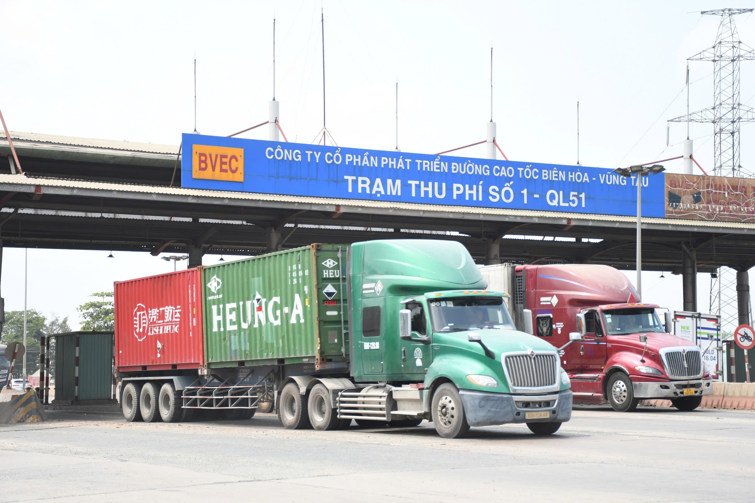 Tháo dỡ xong hai trạm thu phí trên Quốc lộ 51 ‘bỏ hoang’ án ngữ hơn 3 năm qua - Ảnh 2.