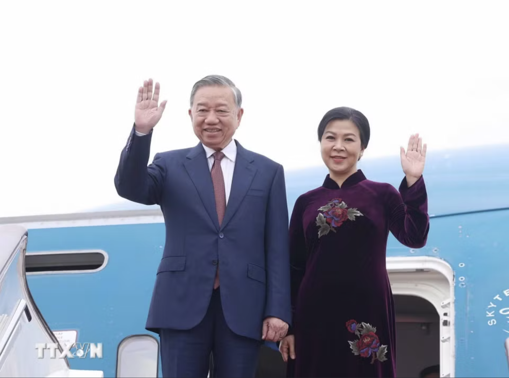 Tổng Bí thư, Chủ tịch nước Tô Lâm và Phu nhân bắt đầu thăm cấp Nhà nước đến Trung Quốc - Ảnh 1.