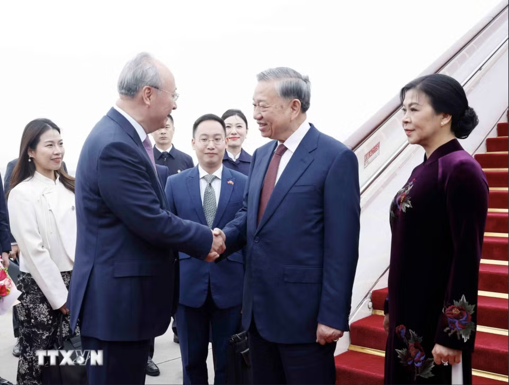 Tổng Bí thư, Chủ tịch nước Tô Lâm và Phu nhân bắt đầu thăm cấp Nhà nước đến Trung Quốc - Ảnh 2.