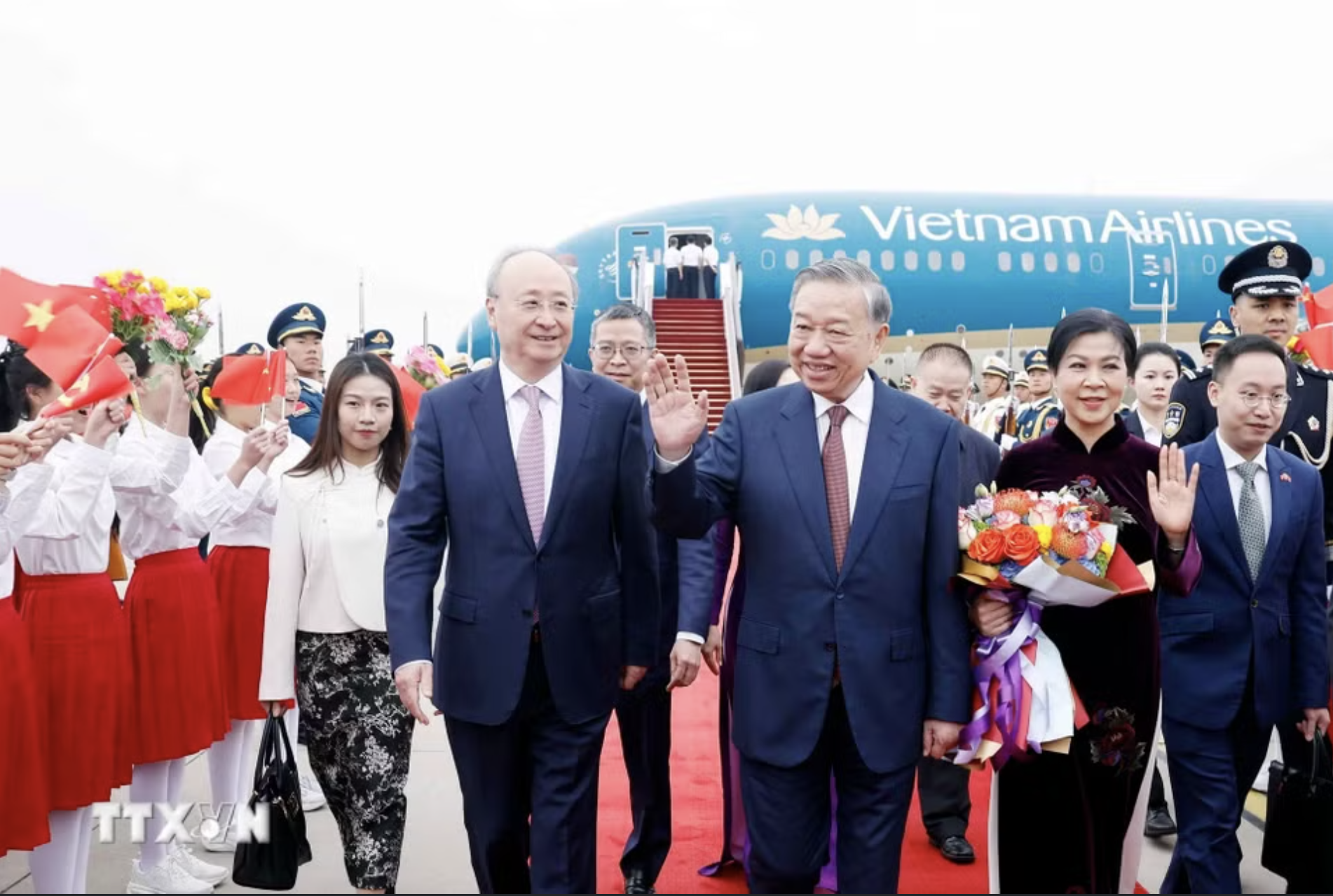 Tổng Bí thư, Chủ tịch nước Tô Lâm và Phu nhân bắt đầu thăm cấp Nhà nước đến Trung Quốc - Ảnh 3.