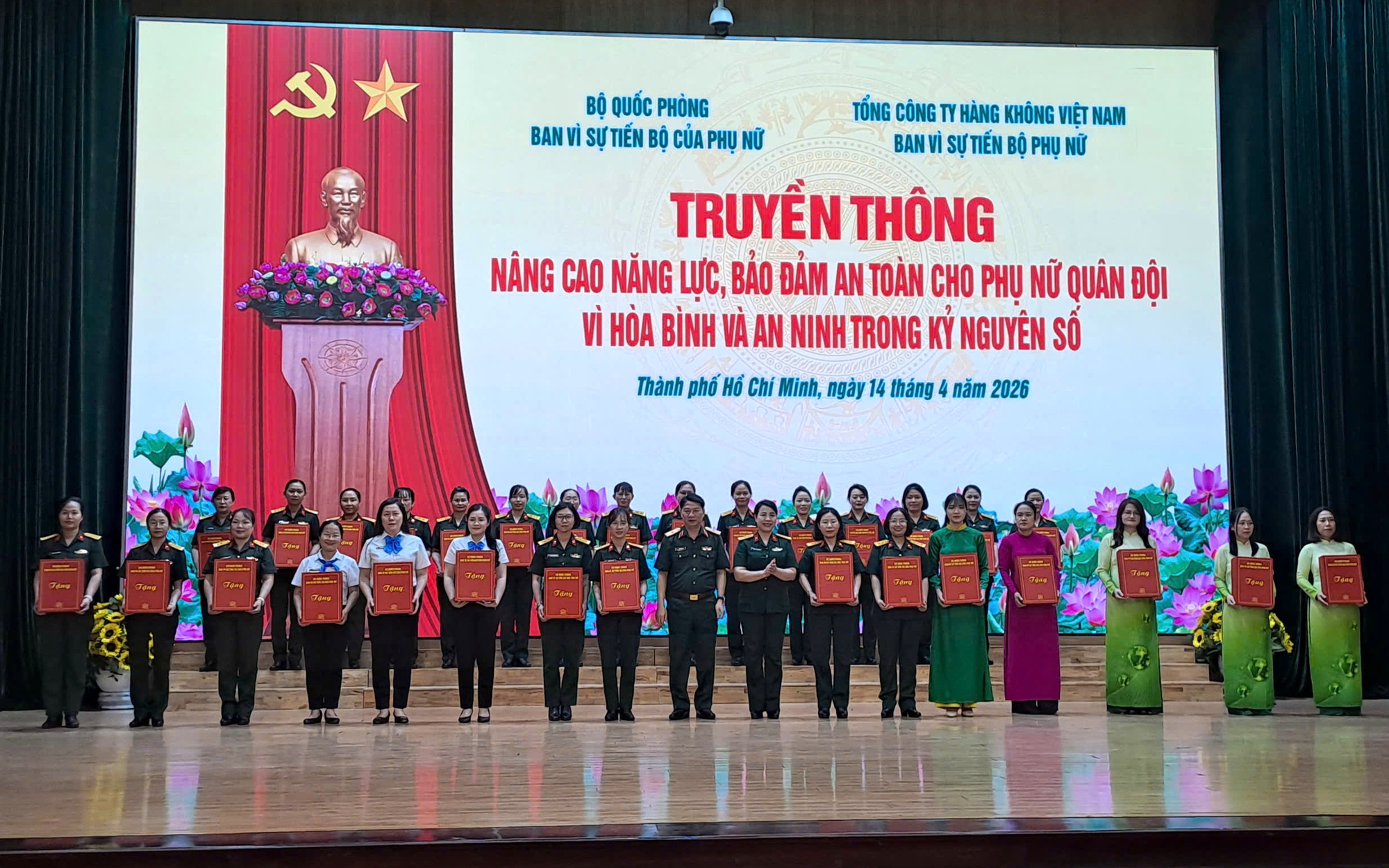 Nâng cao năng lực, bảo đảm an toàn cho phụ nữ Quân đội trong kỷ nguyên số