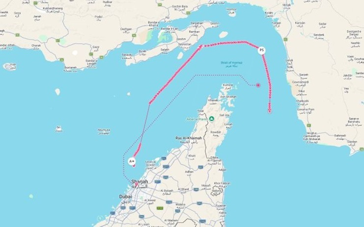Tàu dầu đầu tiên vượt qua eo biển Hormuz sau lệnh phong tỏa của Mỹ